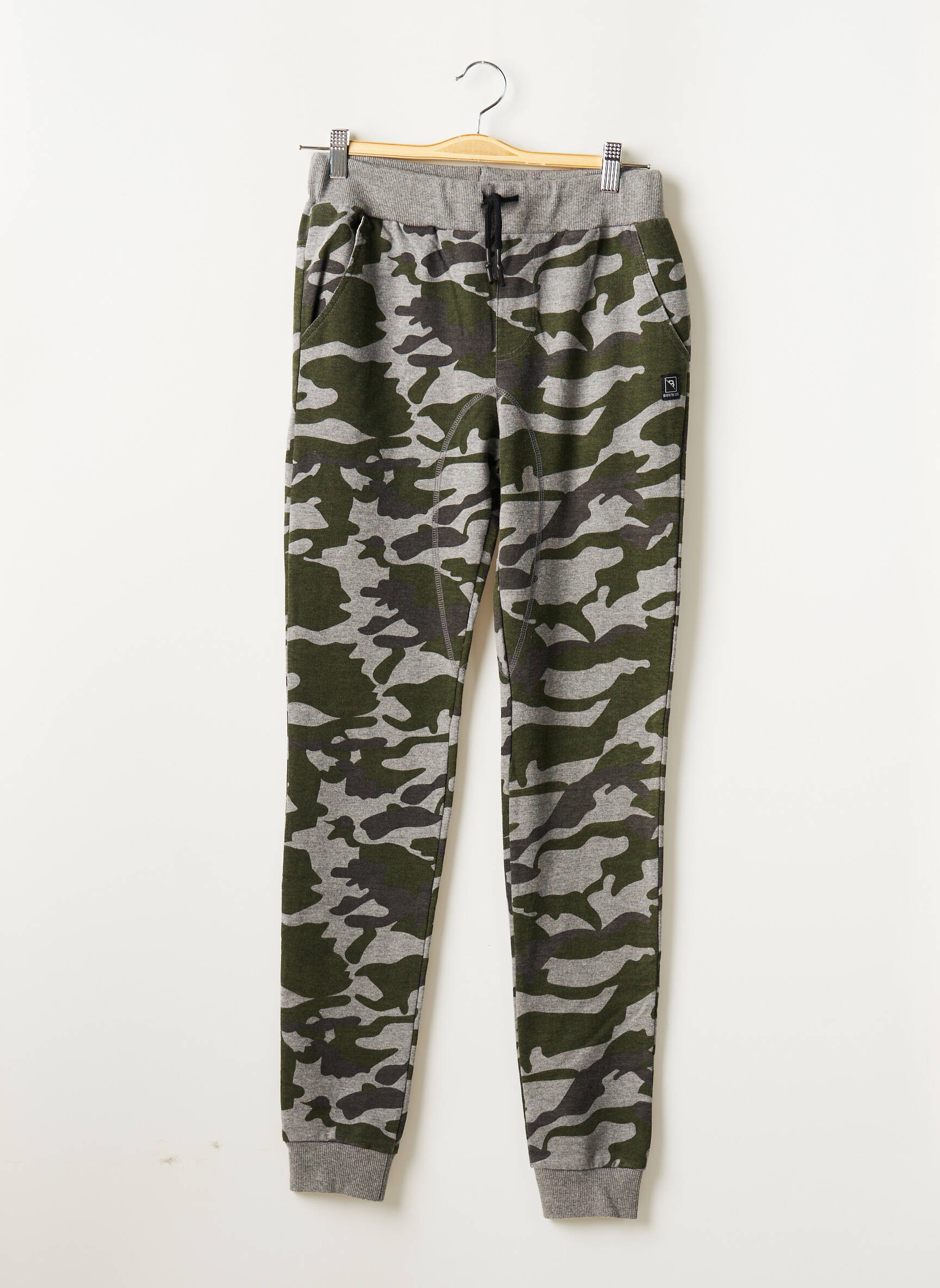 Joggins kaki BECKARO berniukas
