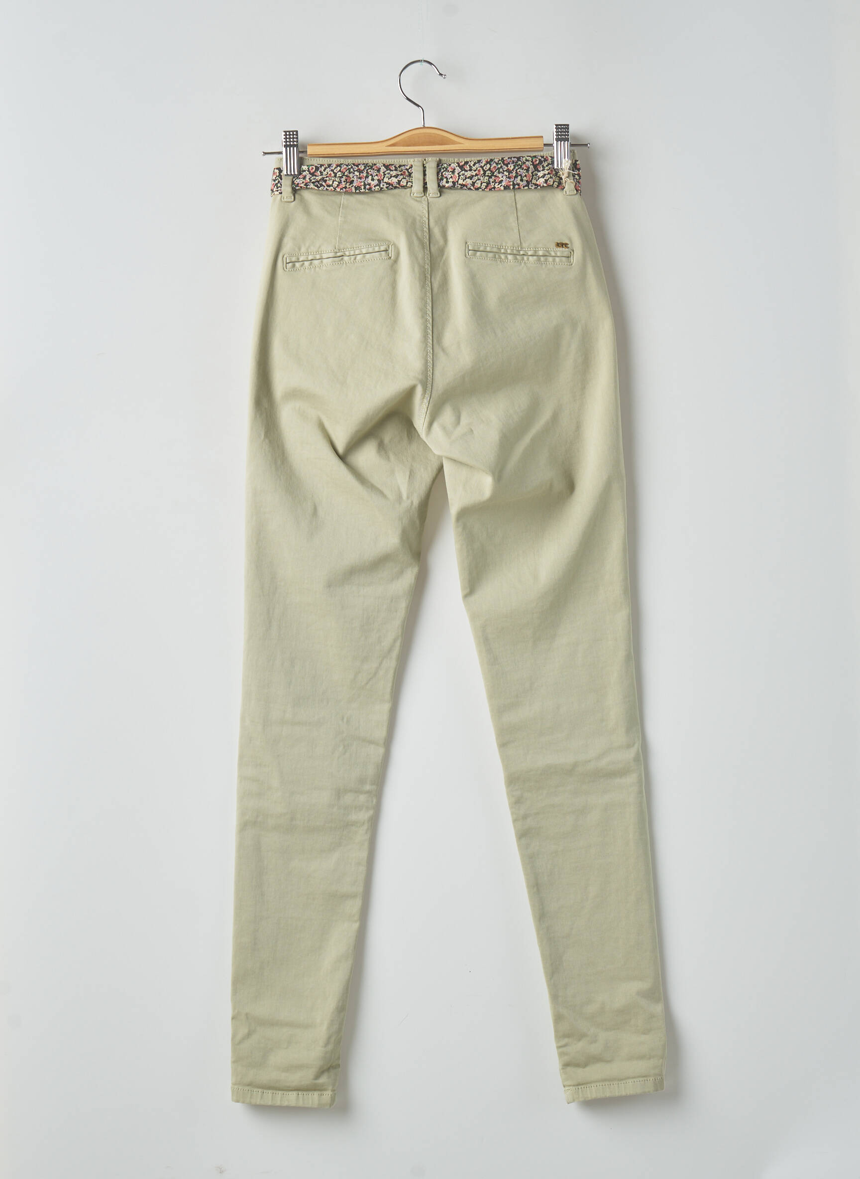 Chino kelnė uždarymas su užtrauktuku po mygtuku uždengimu normala dydis žalias LE TEMPS DES CERISES moteris