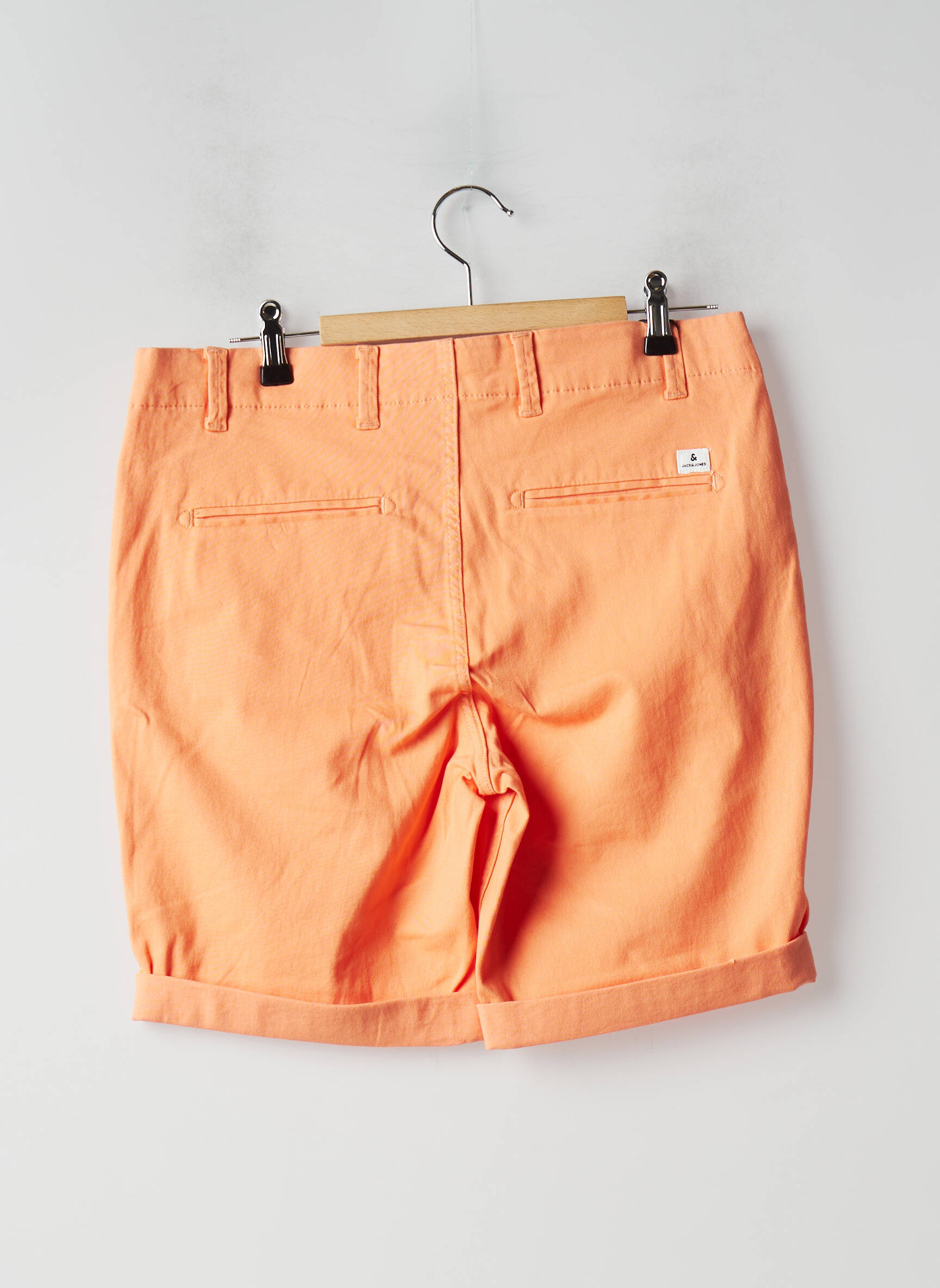 Bermudas popelinos audinys, kuris pasižymi lygiu ir tankiu paviršiumi. normala dydis oranžinė JACK & JONES vyras