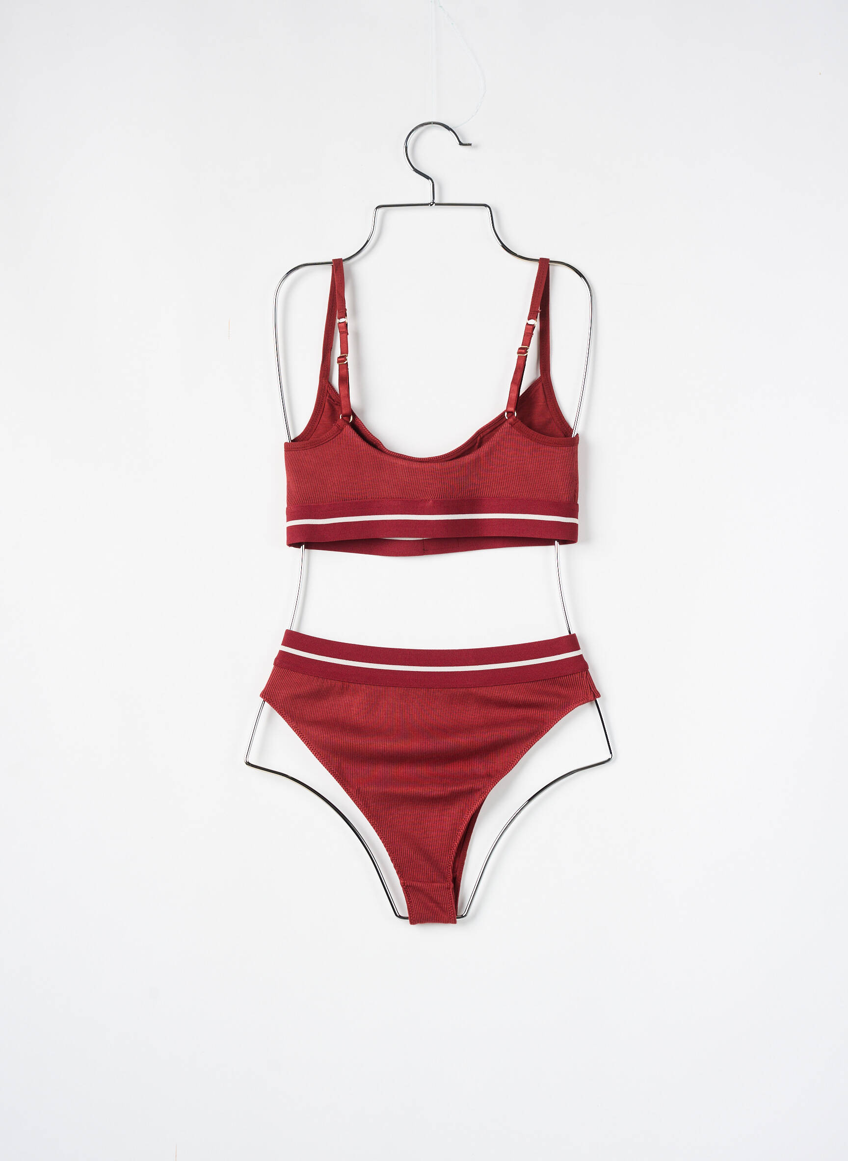 Lingerie rinkinys reguliuojamos elastinės petnešos raudona HOUSE OF SILK moteris