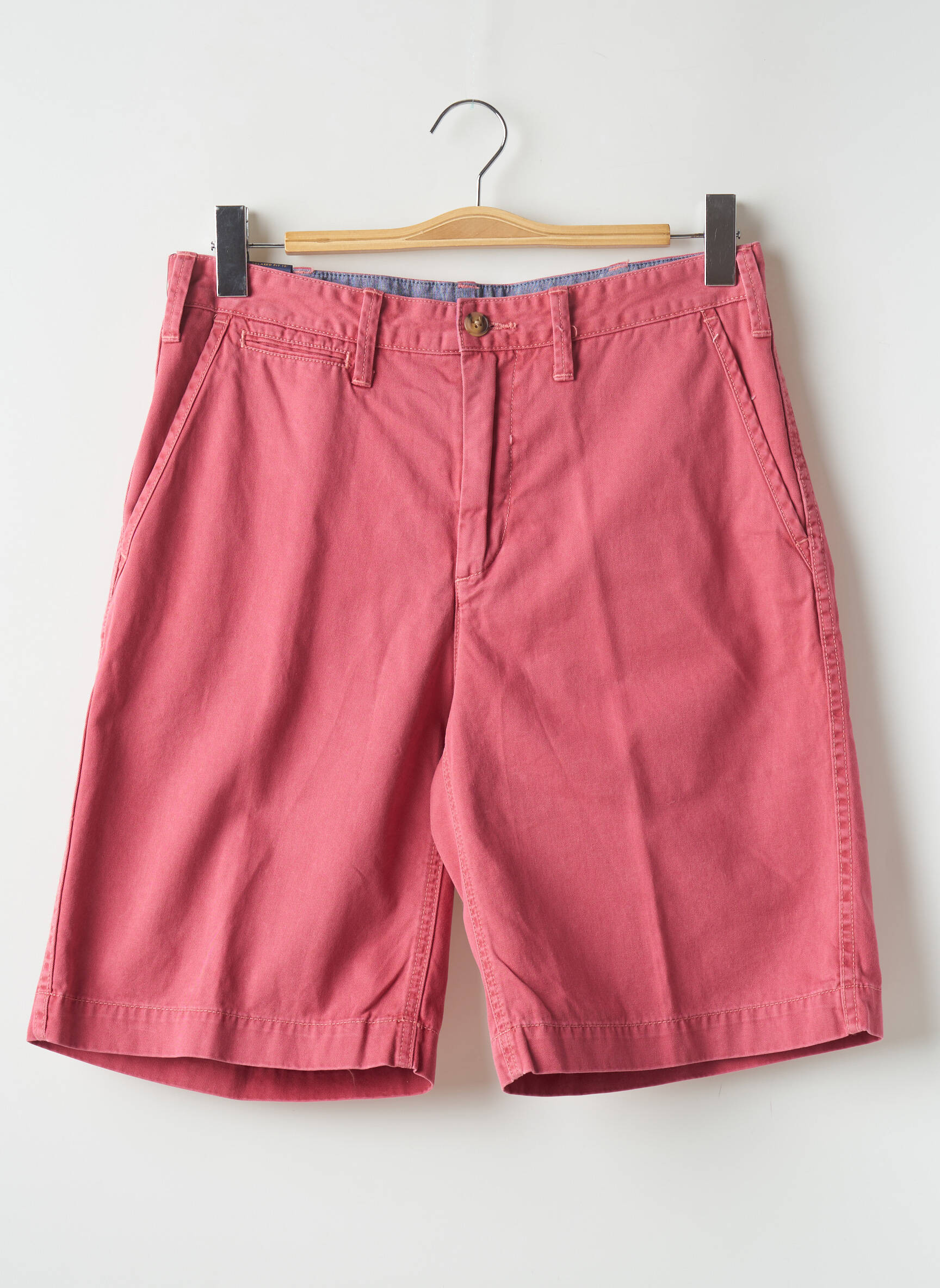 Bermudas popelinos audinys, kuris pasižymi lygiu ir tankiu paviršiumi. normala dydis raudona RALPH LAUREN vyras