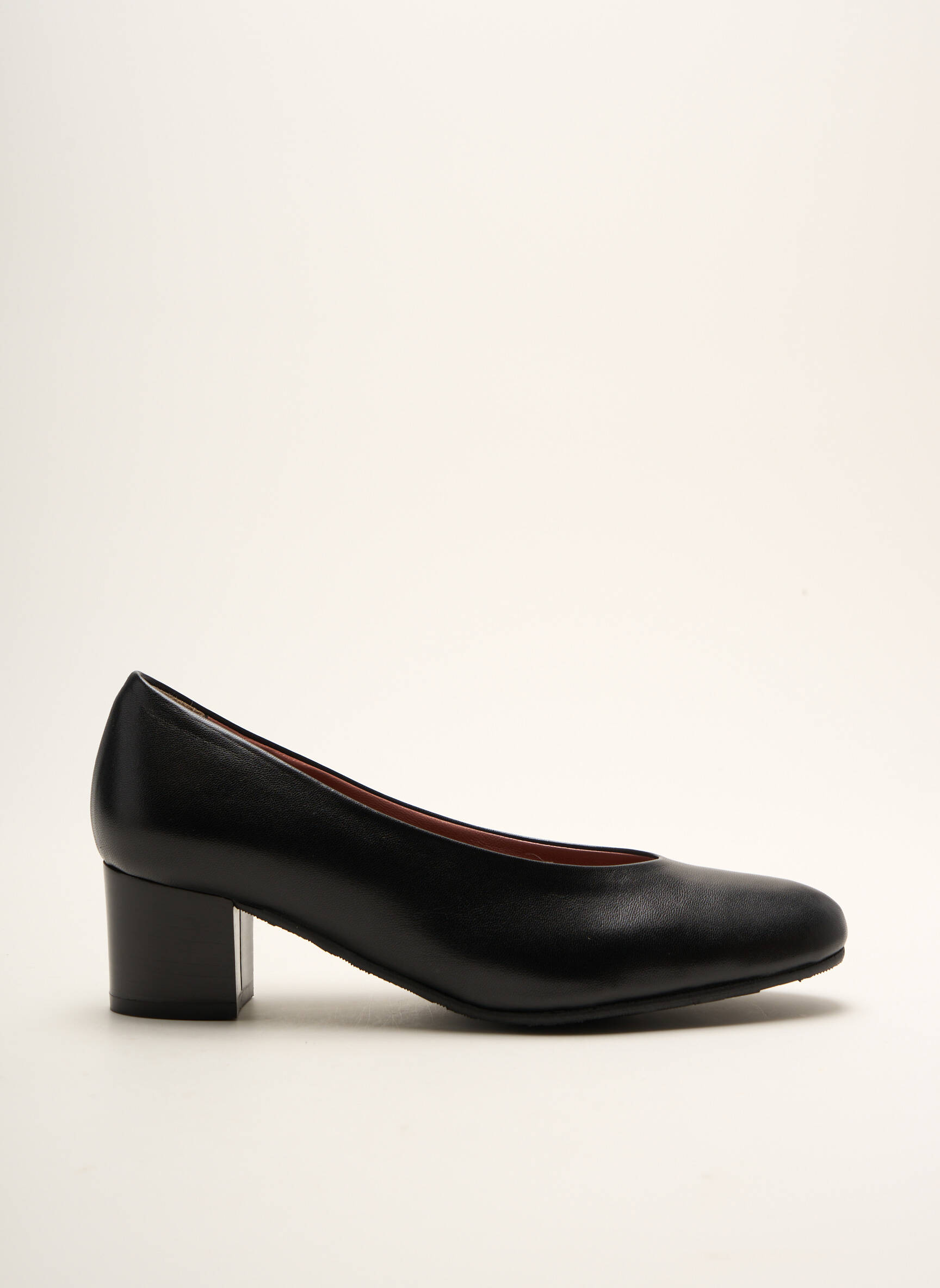 Balerinos lygus audinys kulnas nuo 4 iki 6 cm juodas VITULLI & CO moteris