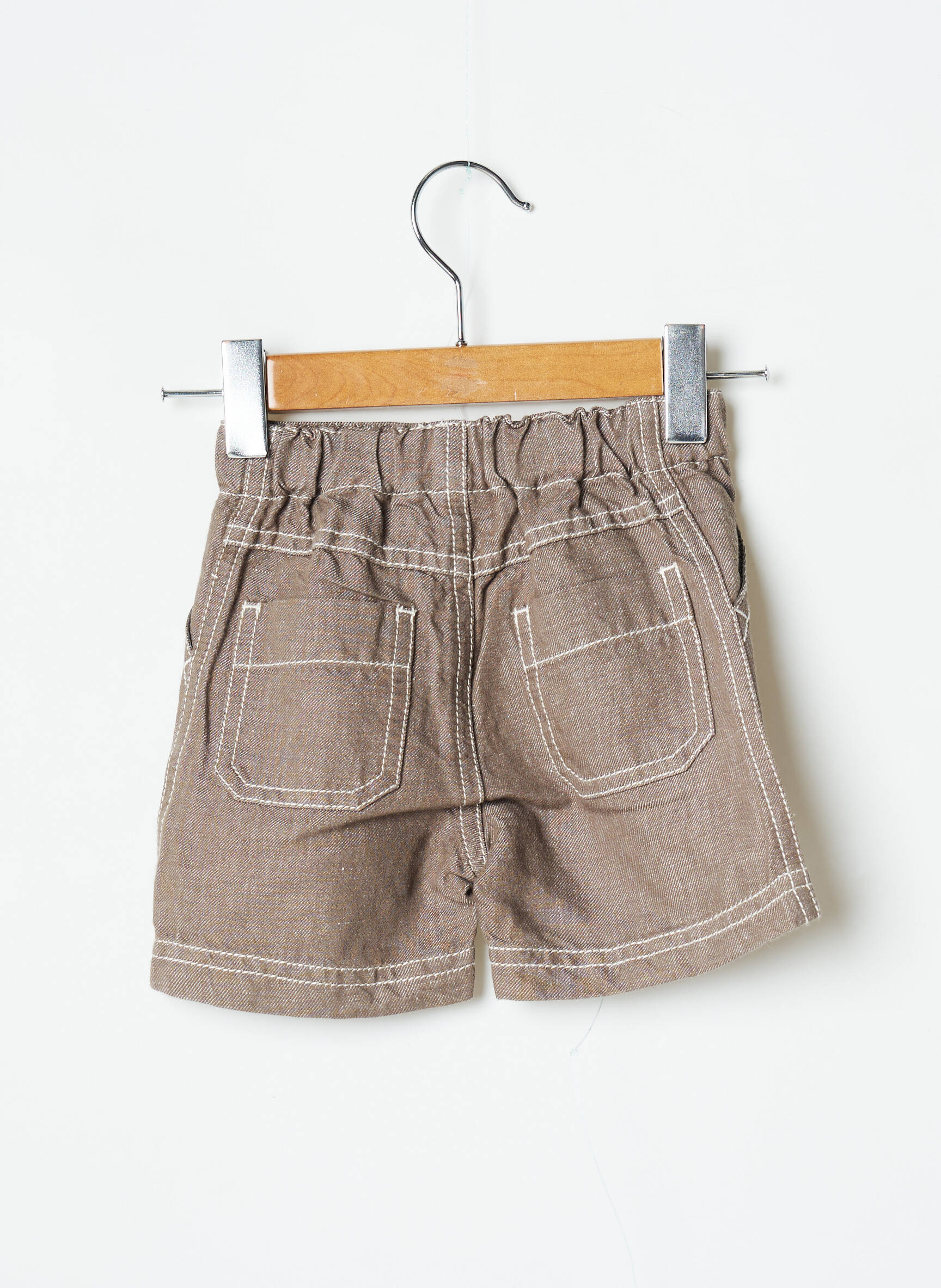Šortas popelinos audinys, kuris pasižymi lygiu ir tankiu paviršiumi. elastinė dydis rudas PETIT BATEAU berniukas