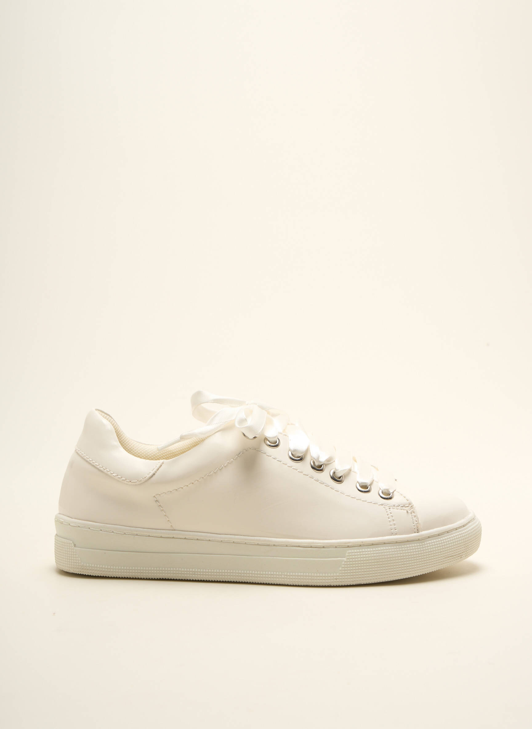 Bėgimo bateliai lygus medžiaga plokščias kulnas iki 3 cm baltas I LOVE SHOES moteris