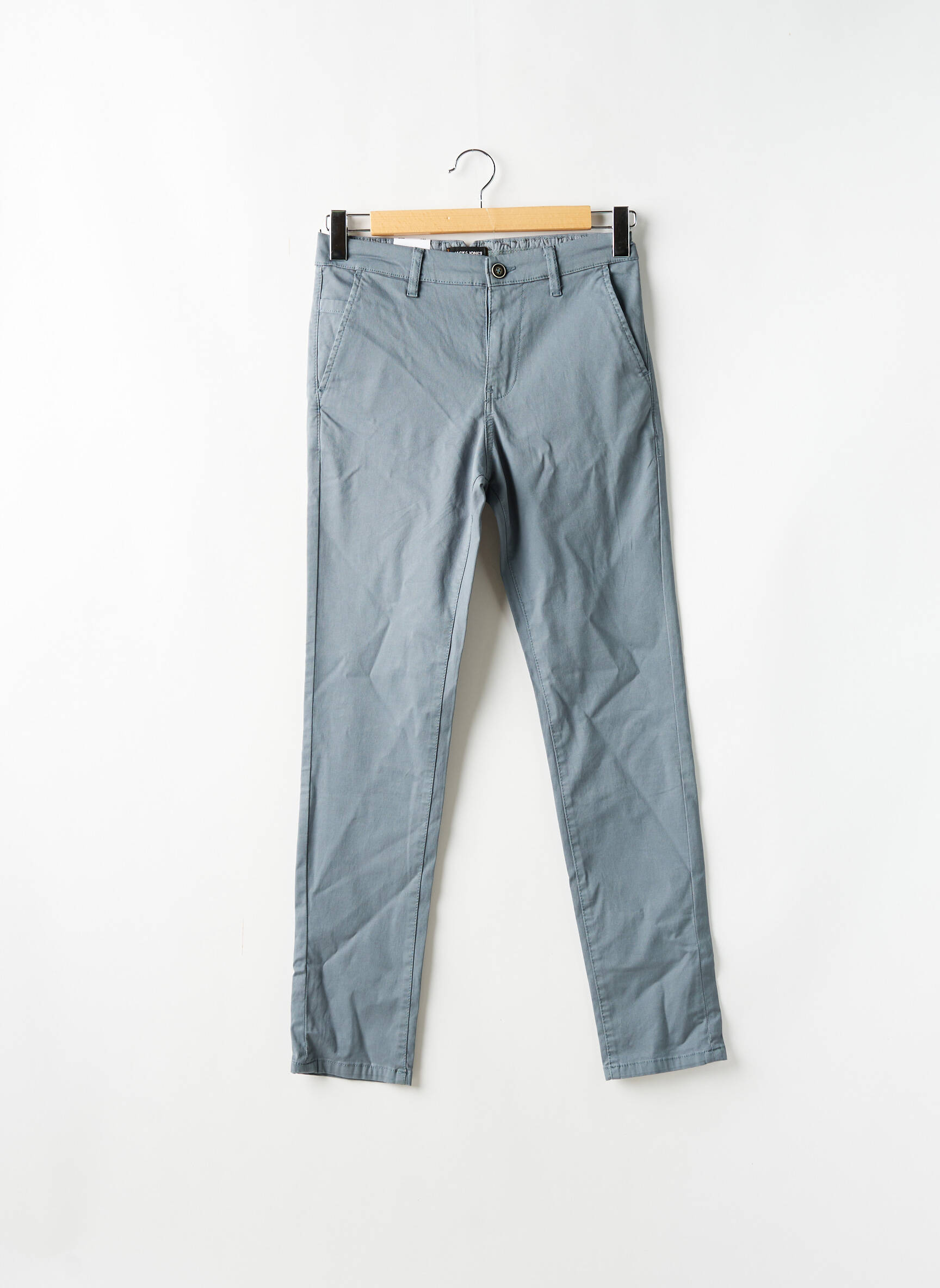 Chino kelnė popelinos audinys, kuris pasižymi lygiu ir tankiu paviršiumi. pilka JACK & JONES vyras