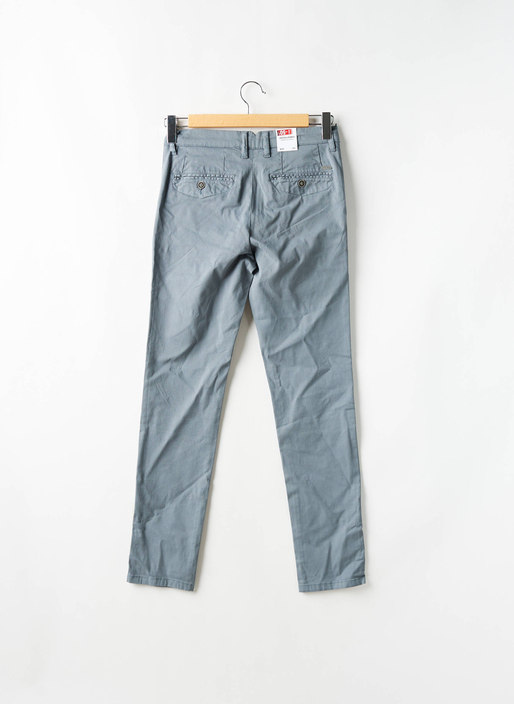Chino kelnė popelinos audinys, kuris pasižymi lygiu ir tankiu paviršiumi. pilka JACK & JONES vyras