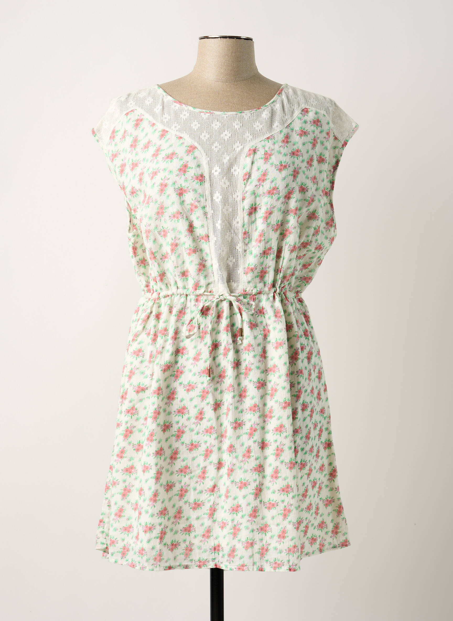 Pusilgių suknelė baltas VERO MODA moteris