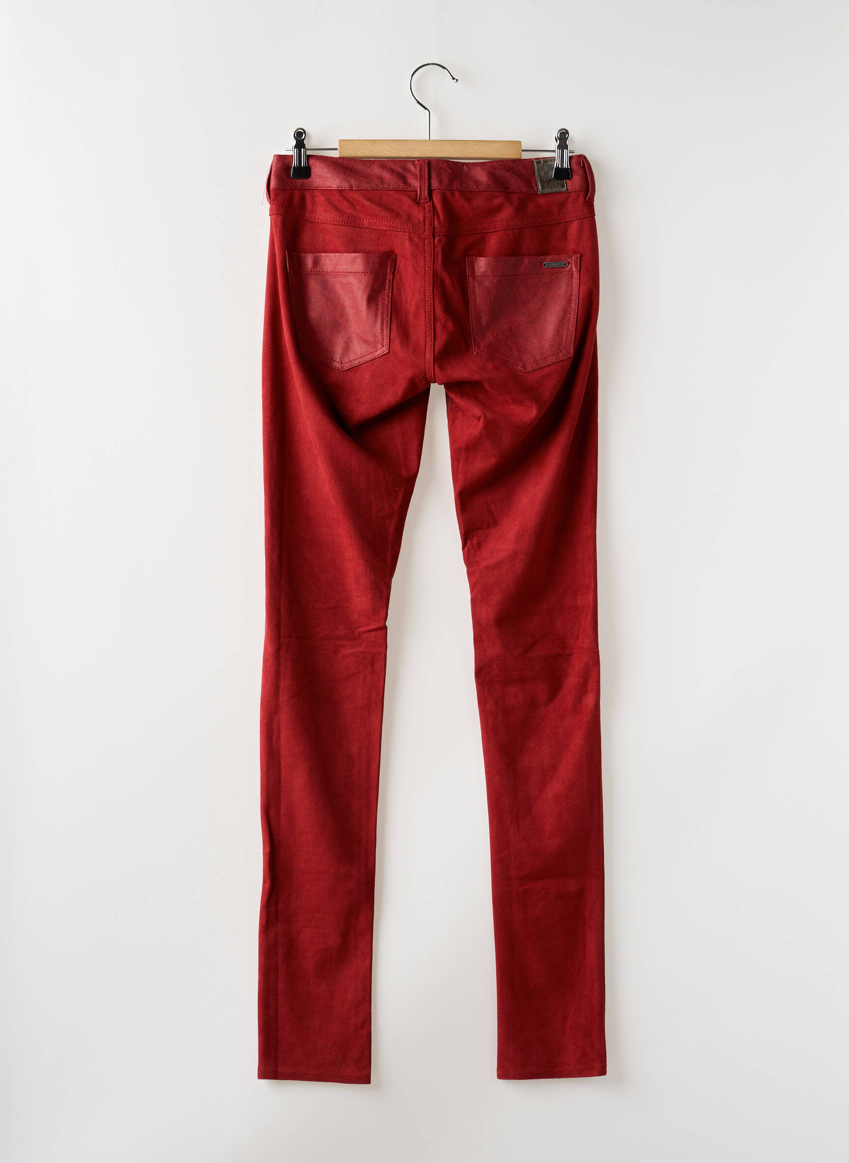 Lieknos kelnės raudona GUESS moteris