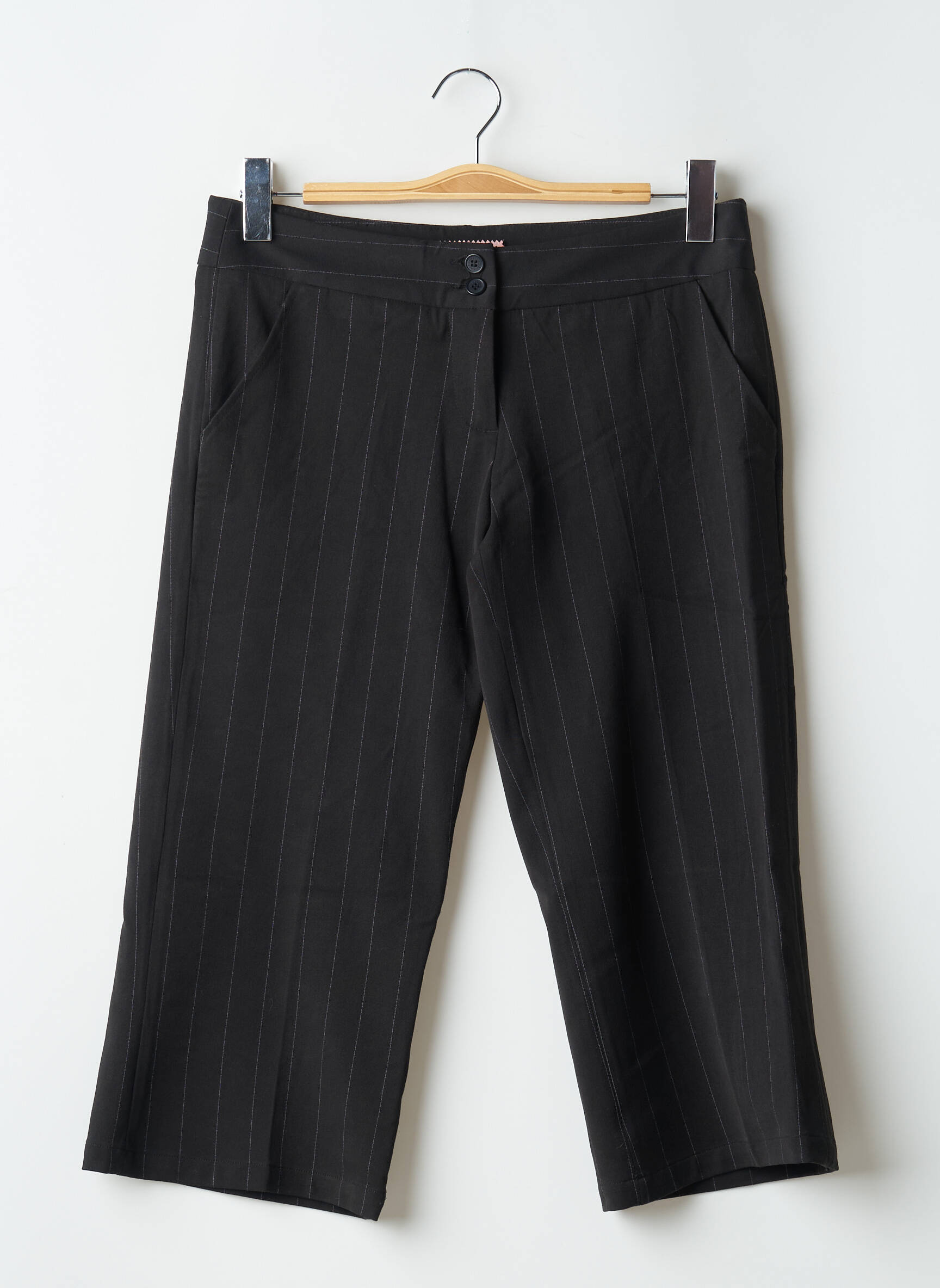 Pusilgių kelnių maža dydžio maža dydžio juodas NEW COLLECTION moteris