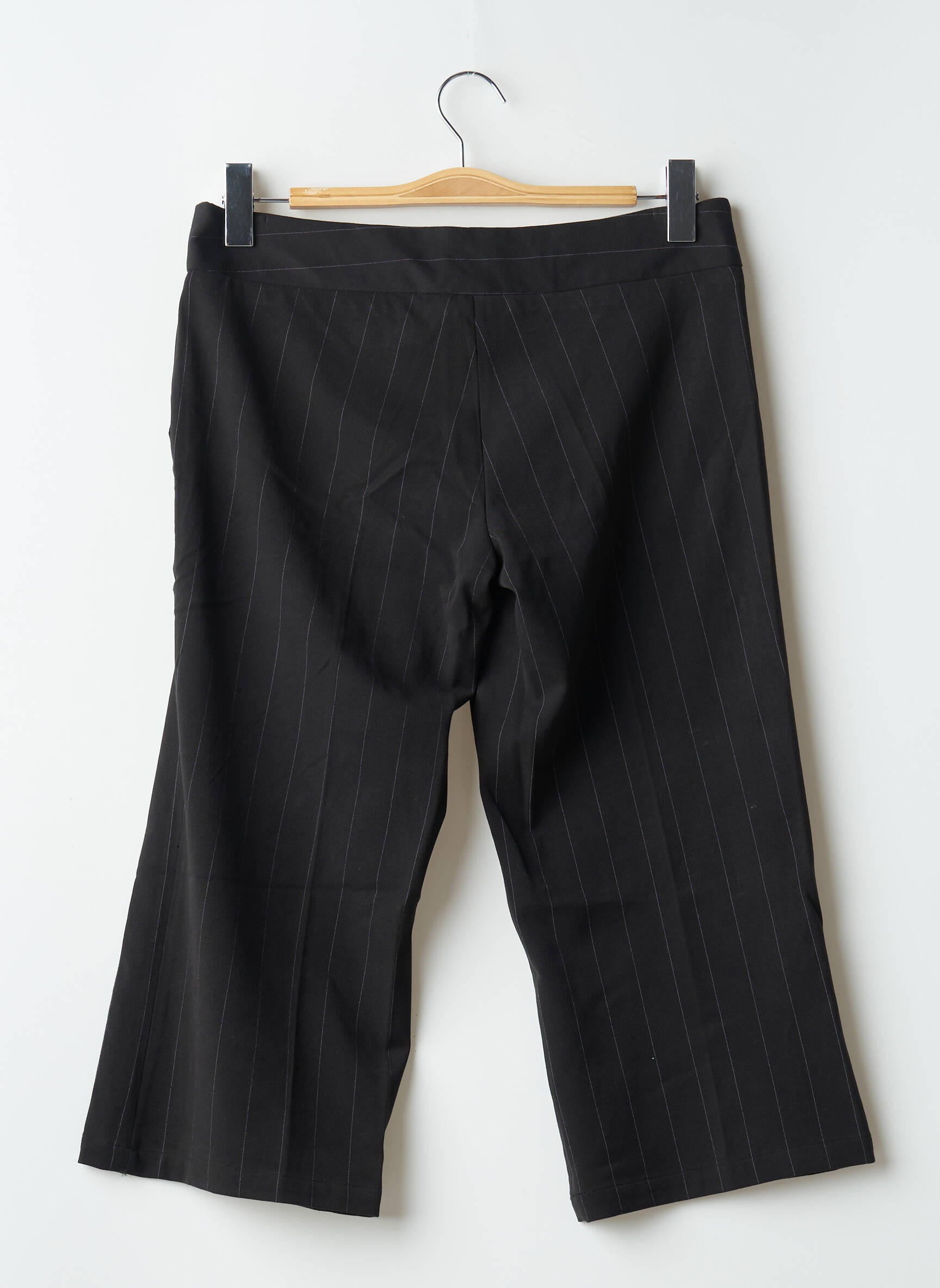 Pusilgių kelnių maža dydžio maža dydžio juodas NEW COLLECTION moteris