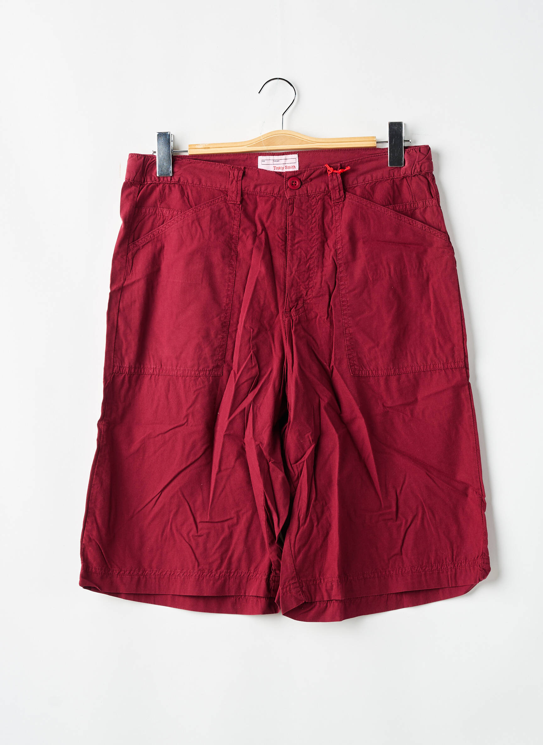 Bermudas popelinos audinys, kuris pasižymi lygiu ir tankiu paviršiumi. normala dydis raudona TEDDY SMITH moteris