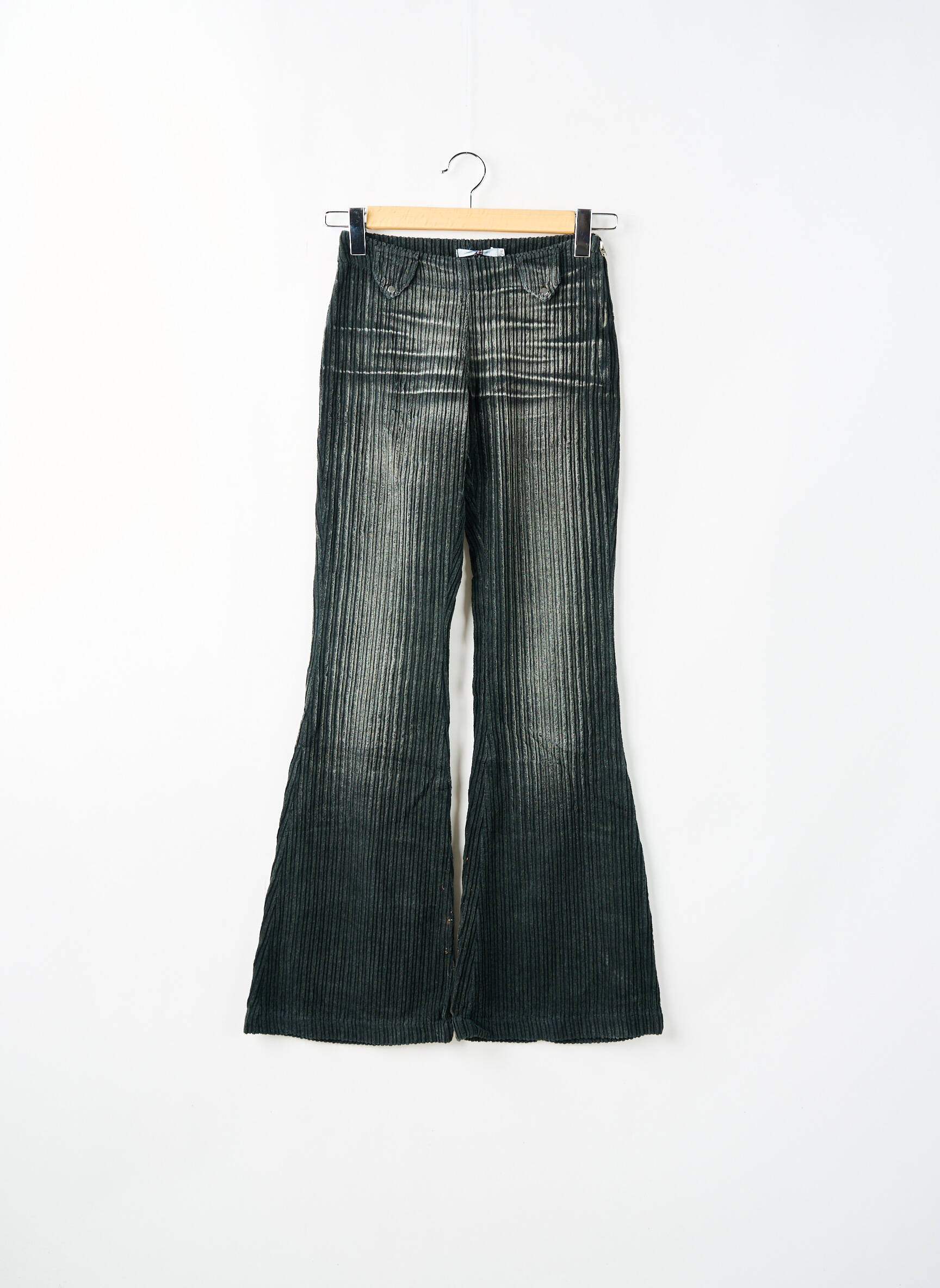 Flare tipo džinsai normala dydis normala dydis juodas TEDDY SMITH moteris
