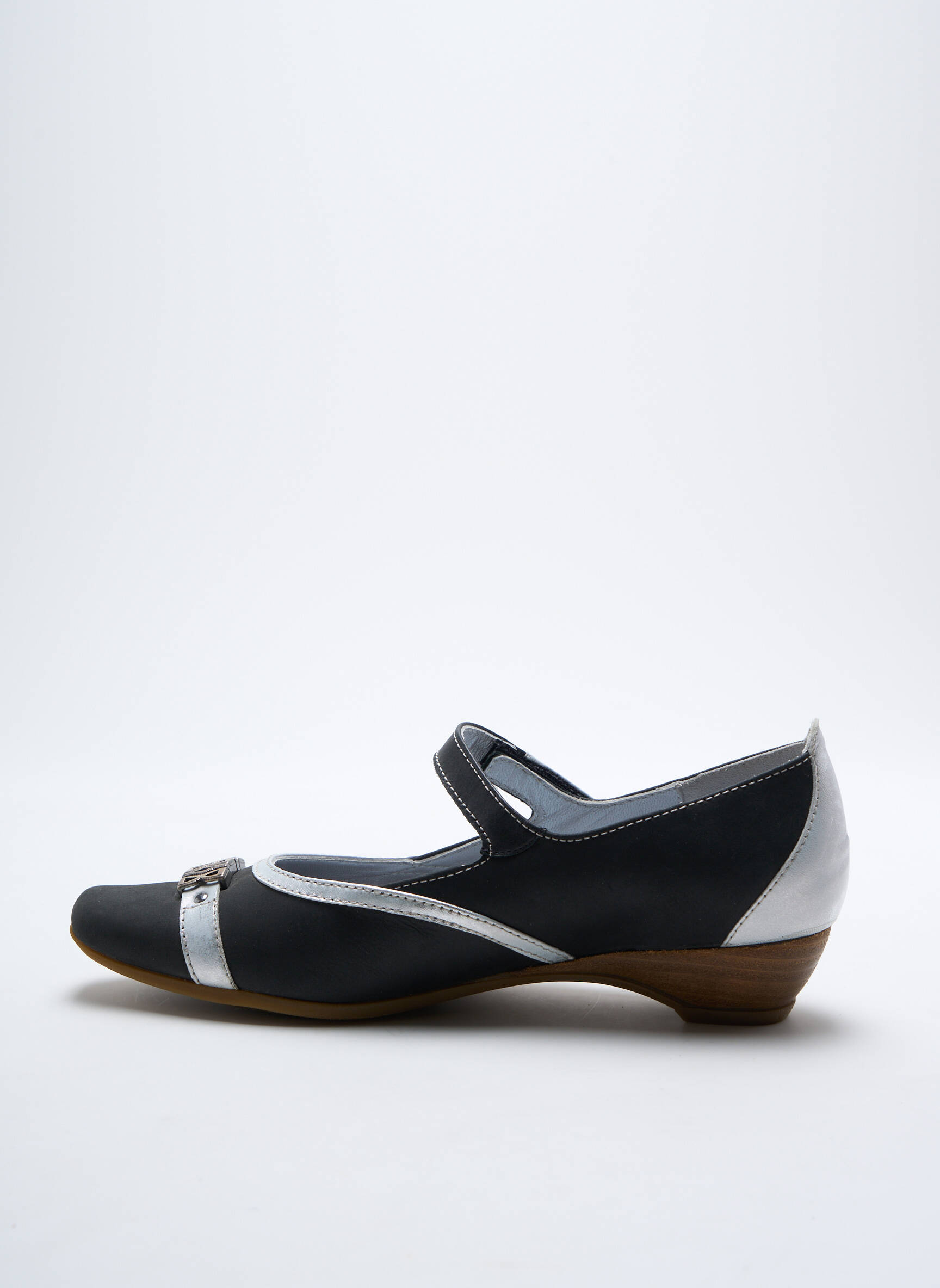 Balerinos velcro užsegimas plokščias kulnas iki 3 cm juodas ARTIKA SOFT moteris