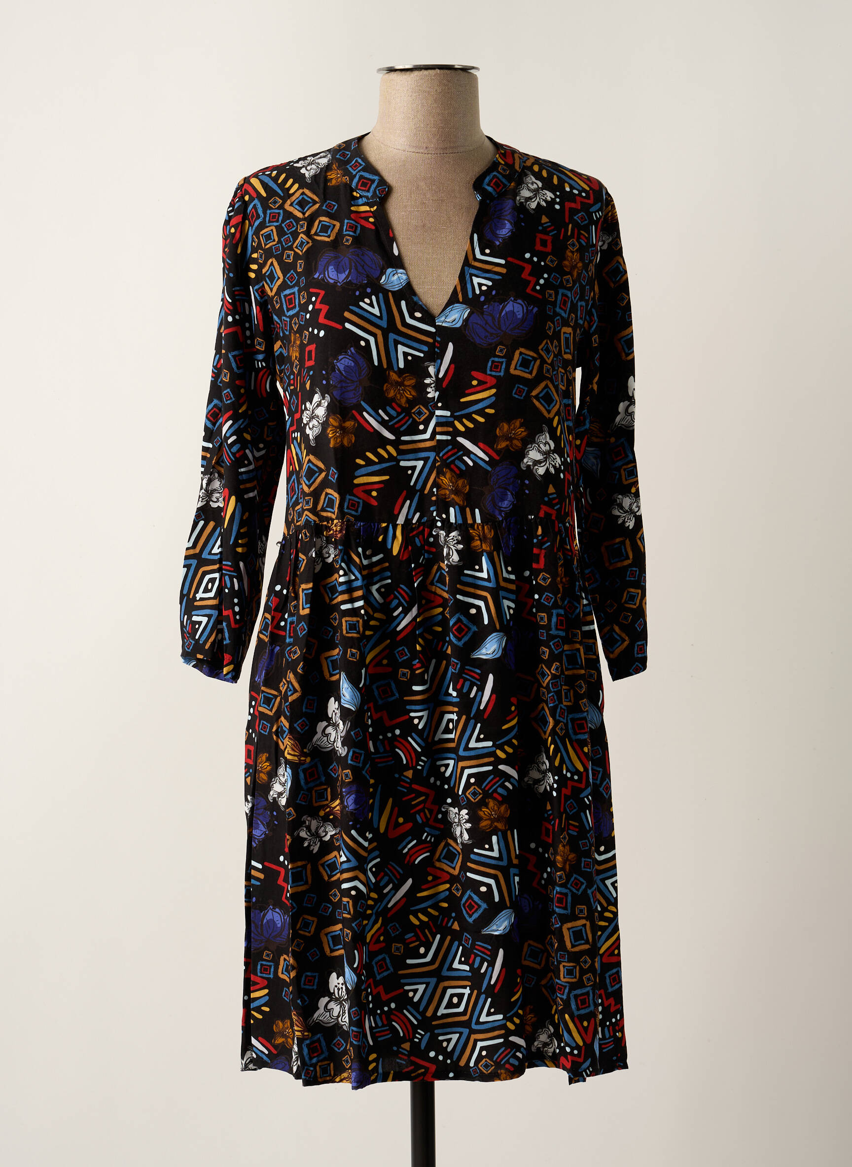 Pusilgių suknelė ilgos rankovės ilgos rankovės juodas PAKO LITTO moteris