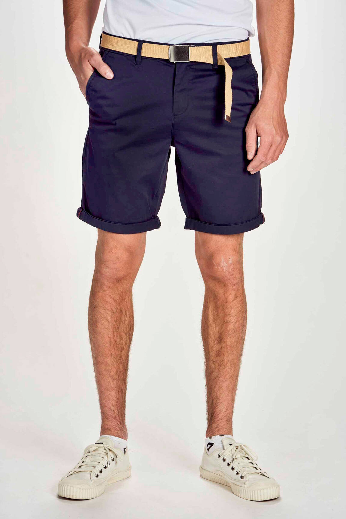 Bermudas popelinos audinys, kuris pasižymi lygiu ir tankiu paviršiumi. normala dydis mėlyna JACK & JONES vyras