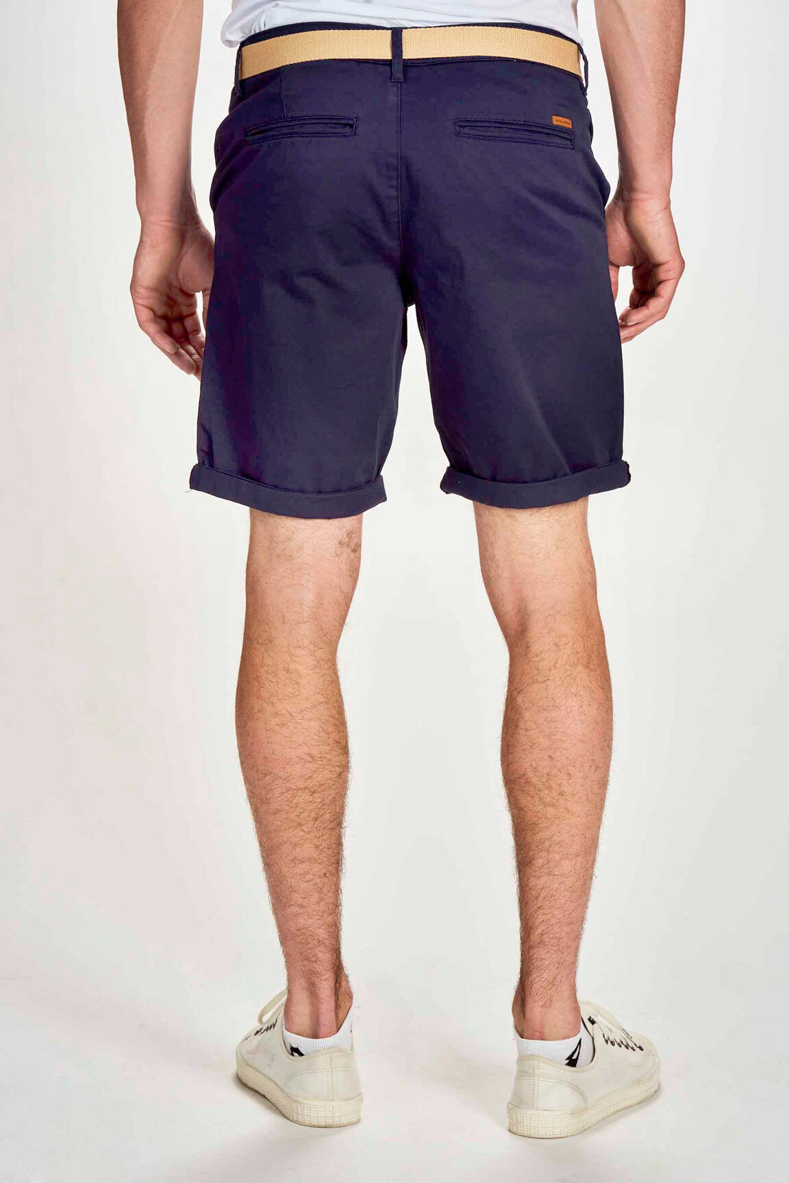 Bermudas popelinos audinys, kuris pasižymi lygiu ir tankiu paviršiumi. normala dydis mėlyna JACK & JONES vyras