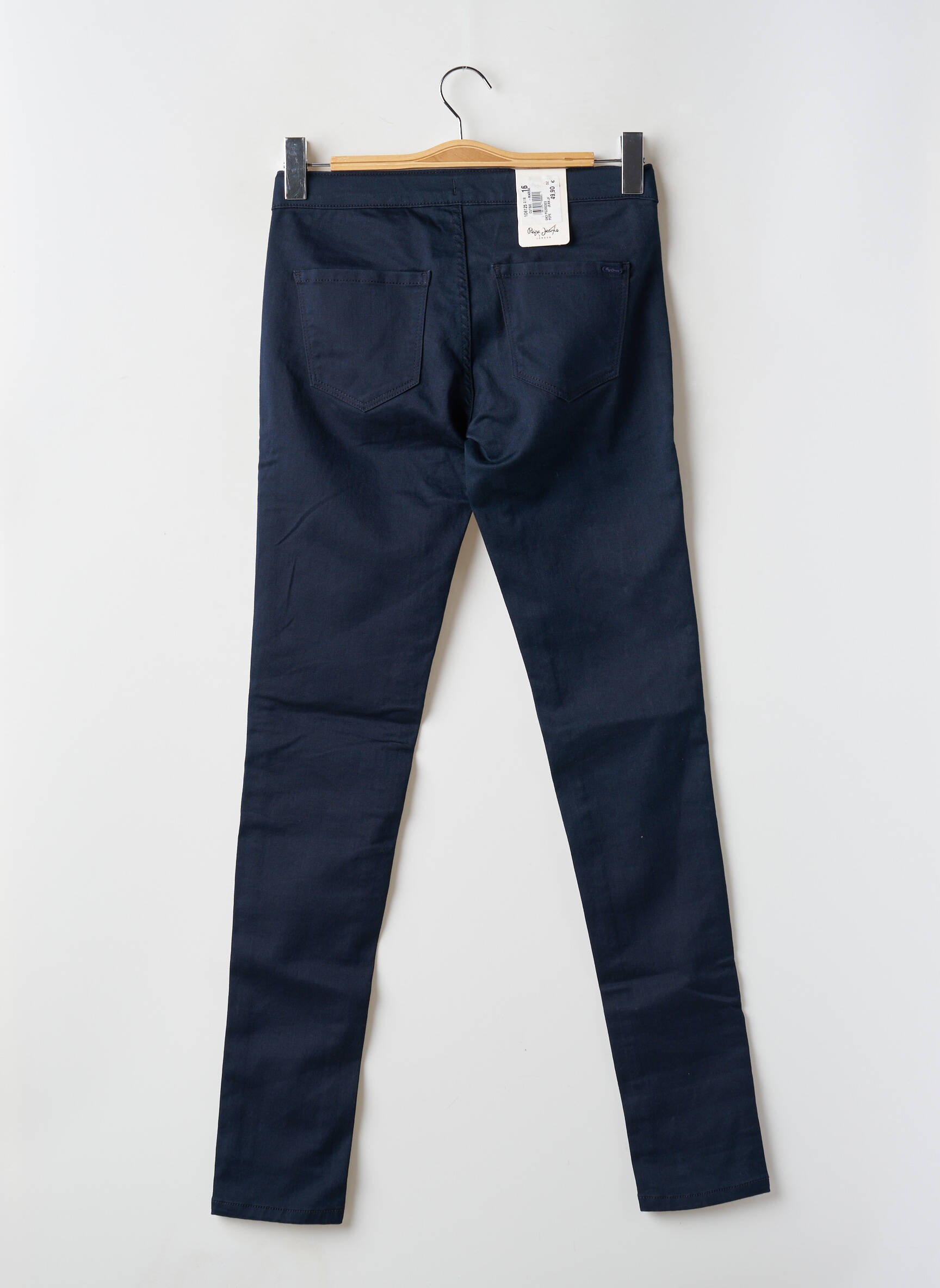 Lieknos kelnės popelinos audinys, kuris pasižymi lygiu ir tankiu paviršiumi. reguliuojamo dydžio mėlyna PEPE JEANS mergina