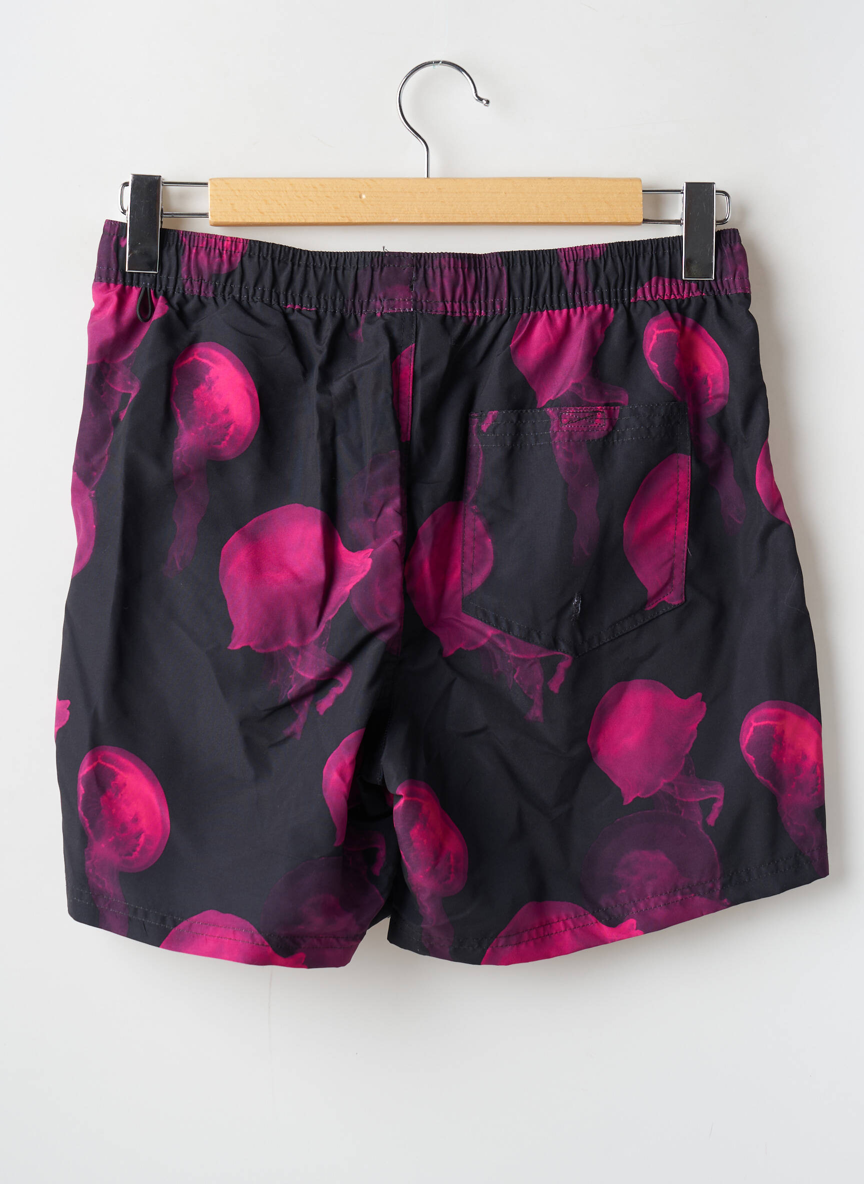 Maudymosi šortas popelinos audinys, kuris pasižymi lygiu ir tankiu paviršiumi. rožinė JACK & JONES vyras