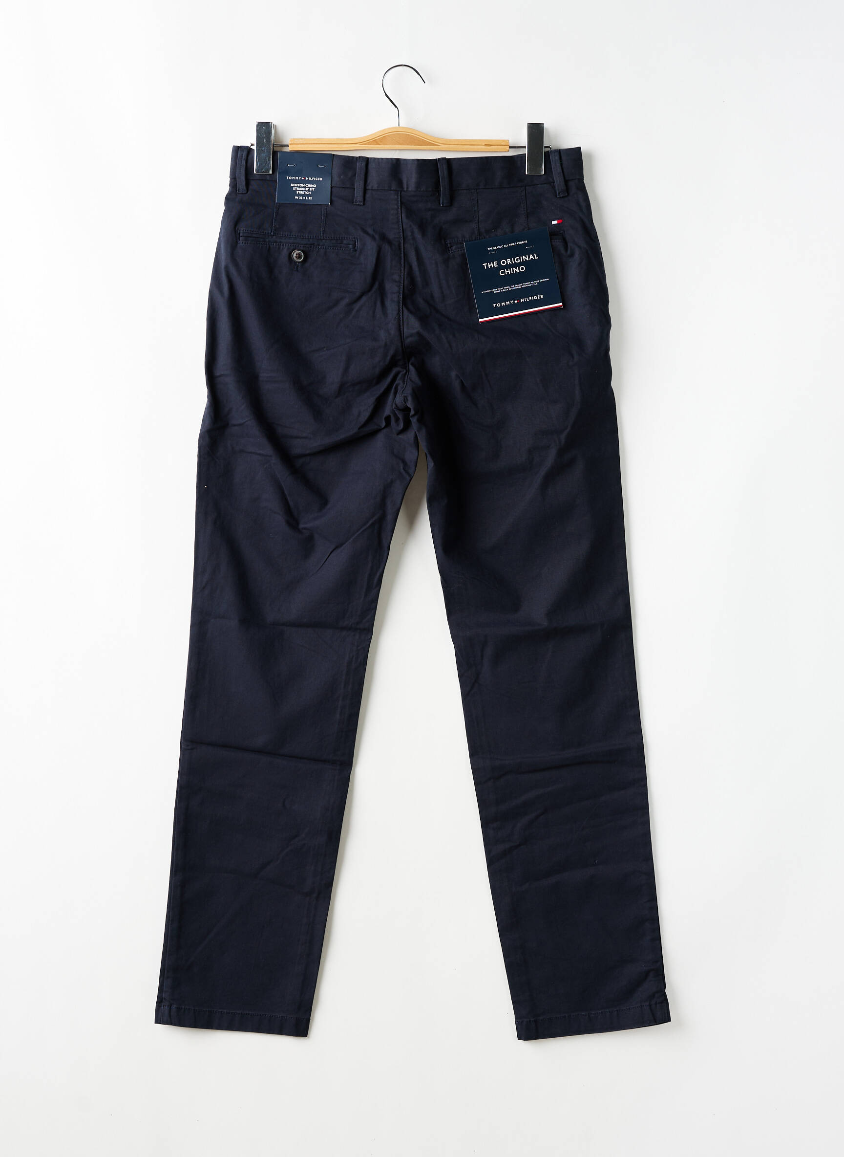 Chino kelnė popelinos audinys, kuris pasižymi lygiu ir tankiu paviršiumi. aukšta talija mėlyna TOMMY HILFIGER vyras
