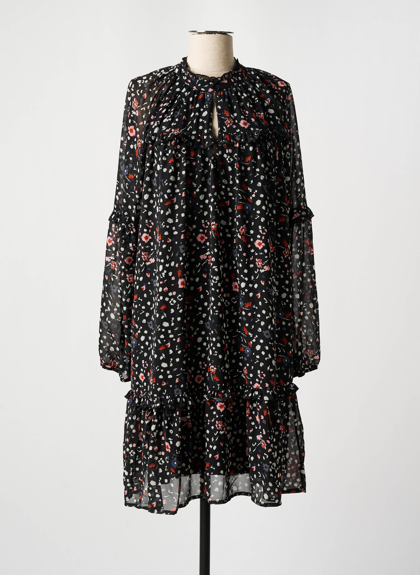 Pusilgių suknelė juodas VERO MODA moteris