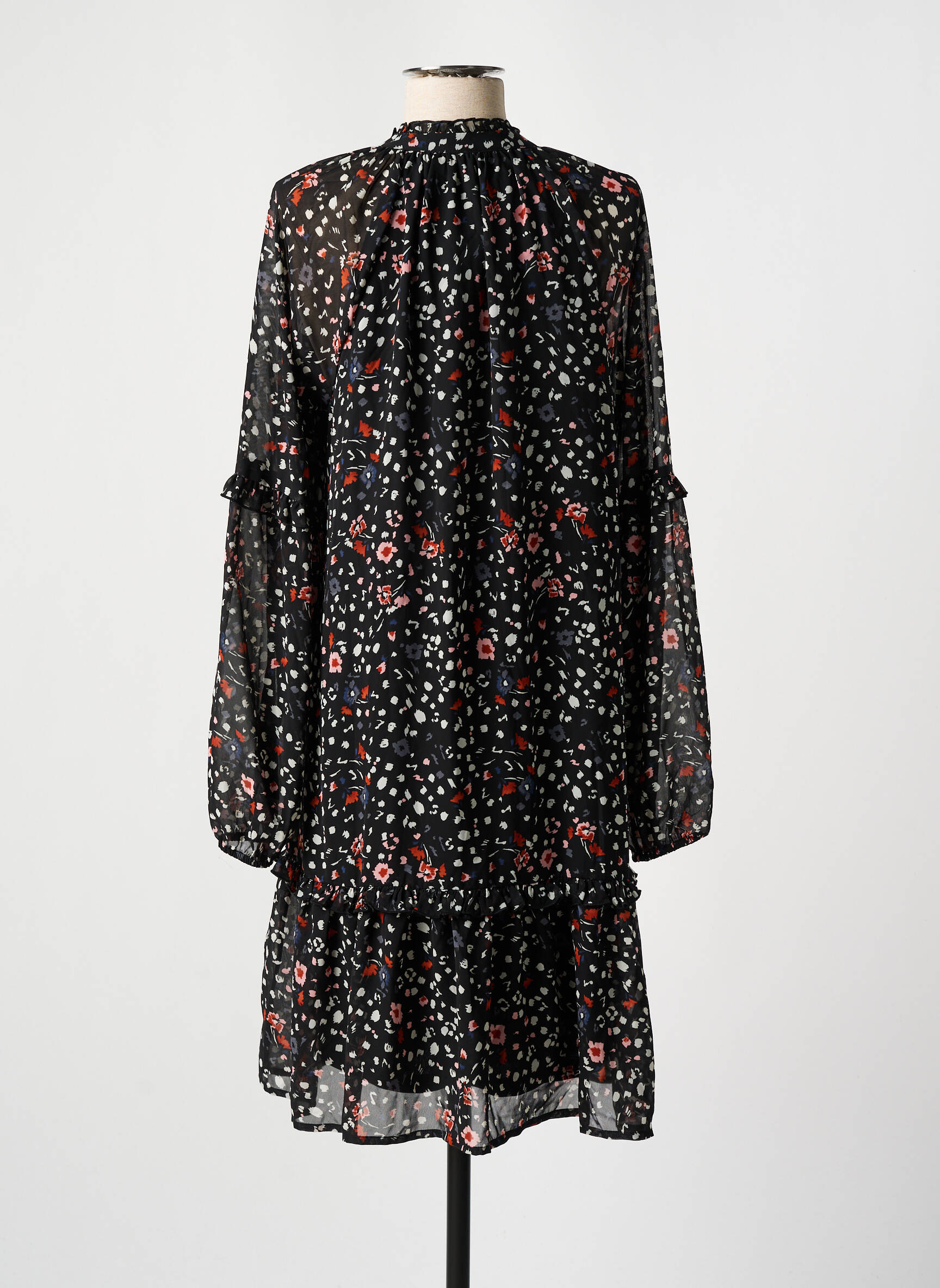 Pusilgių suknelė juodas VERO MODA moteris