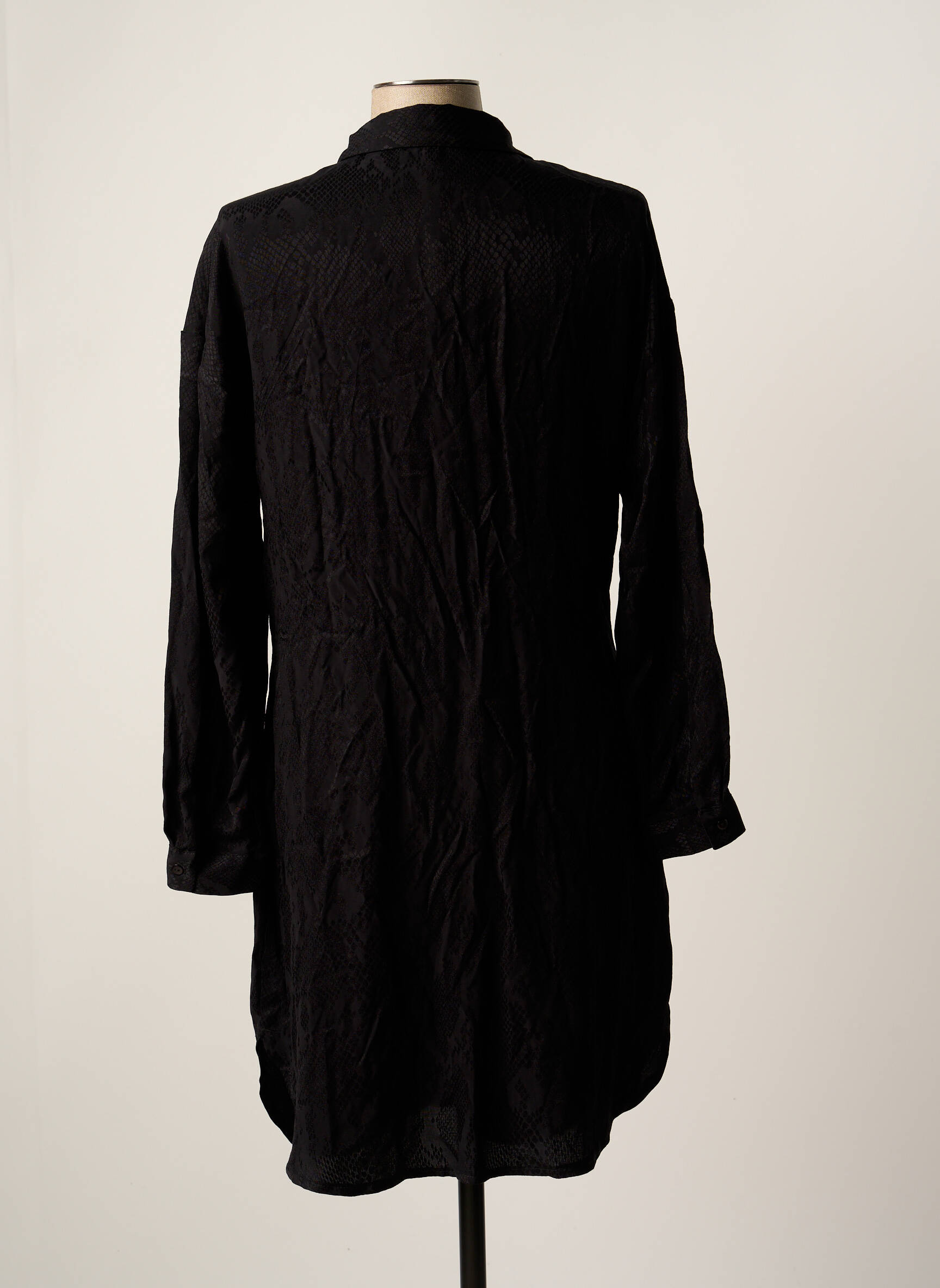 Pusilgių suknelė juodas ASTRID BLACK LABEL moteris