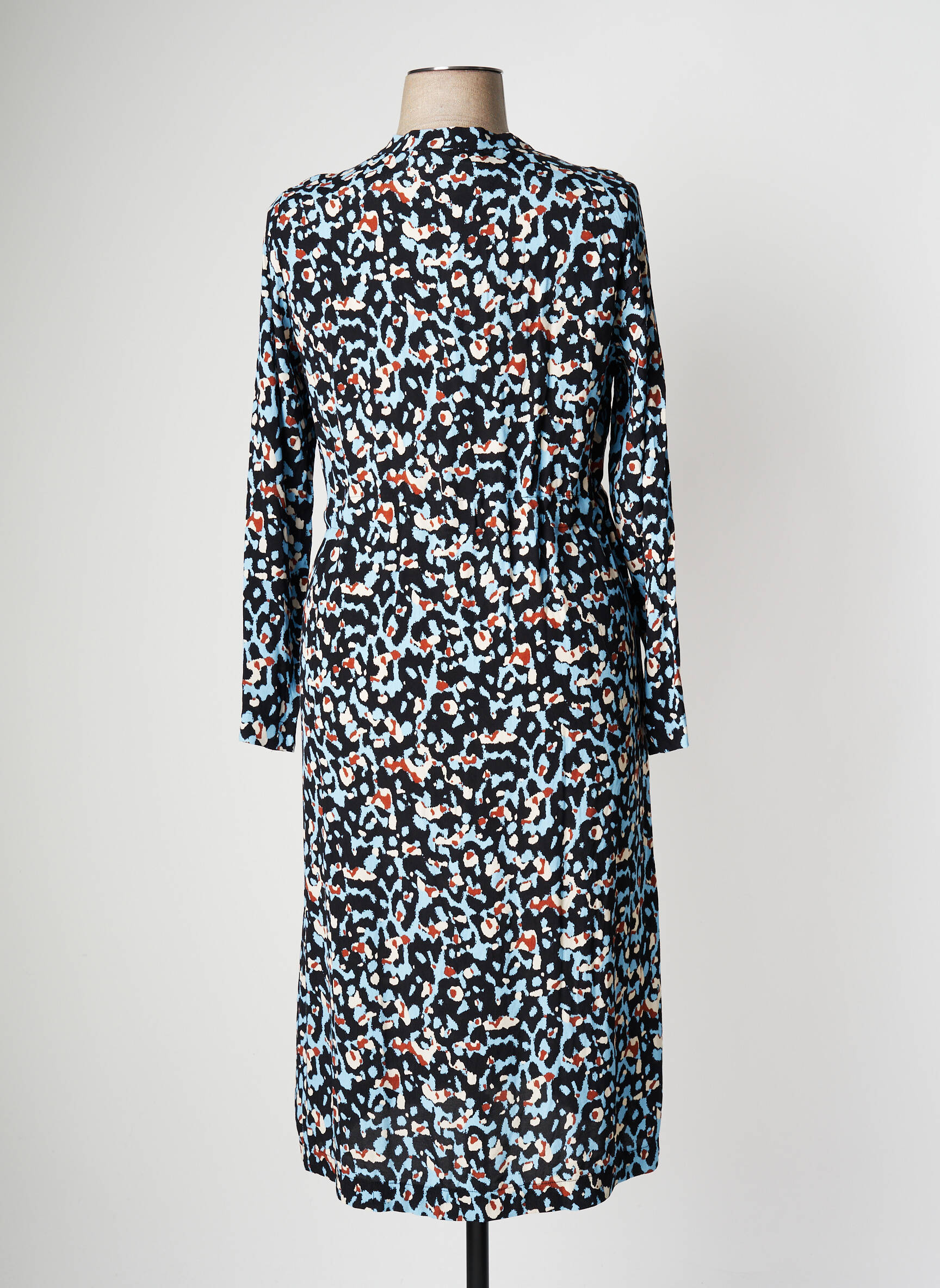 Pusilgių suknelė juodas VERO MODA moteris