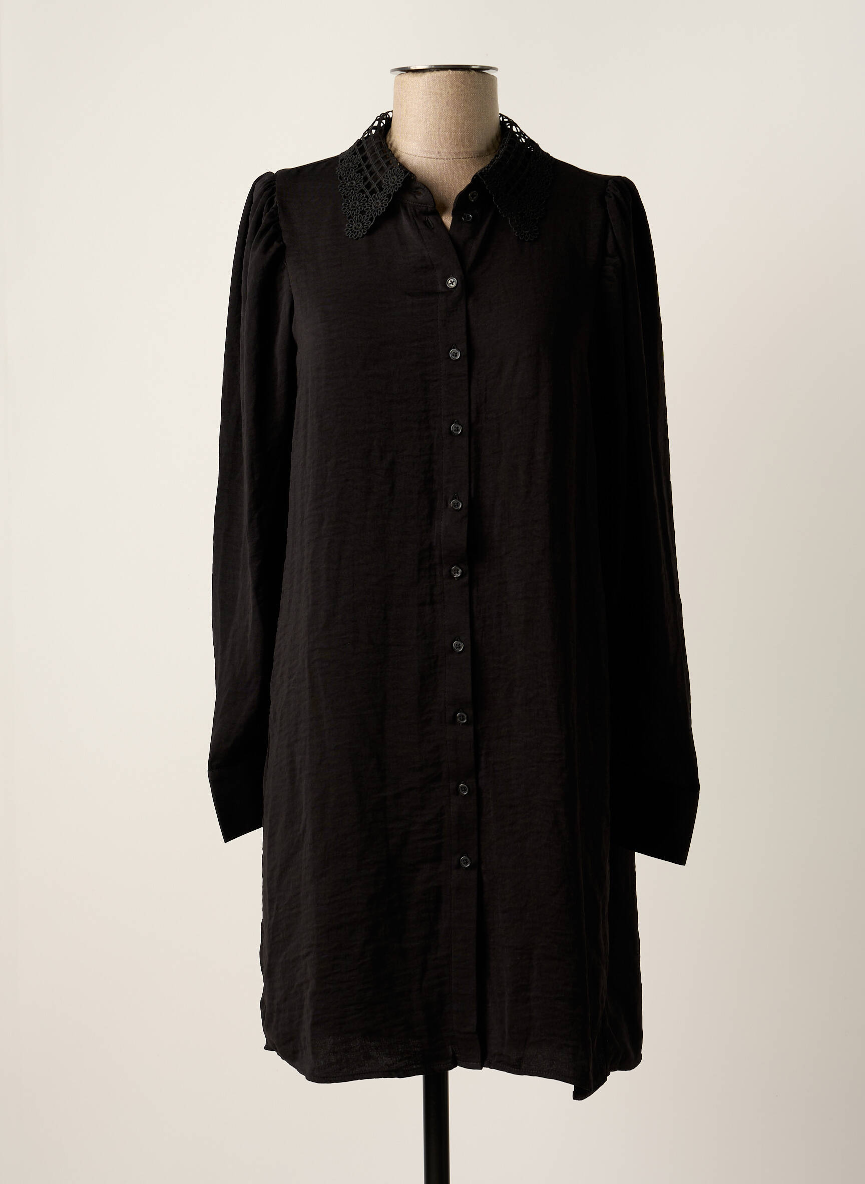 Pusilgių suknelė juodas VERO MODA moteris