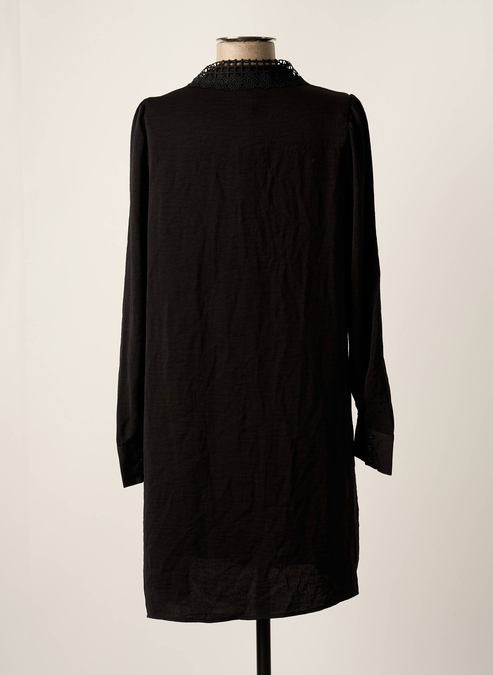 Pusilgių suknelė juodas VERO MODA moteris