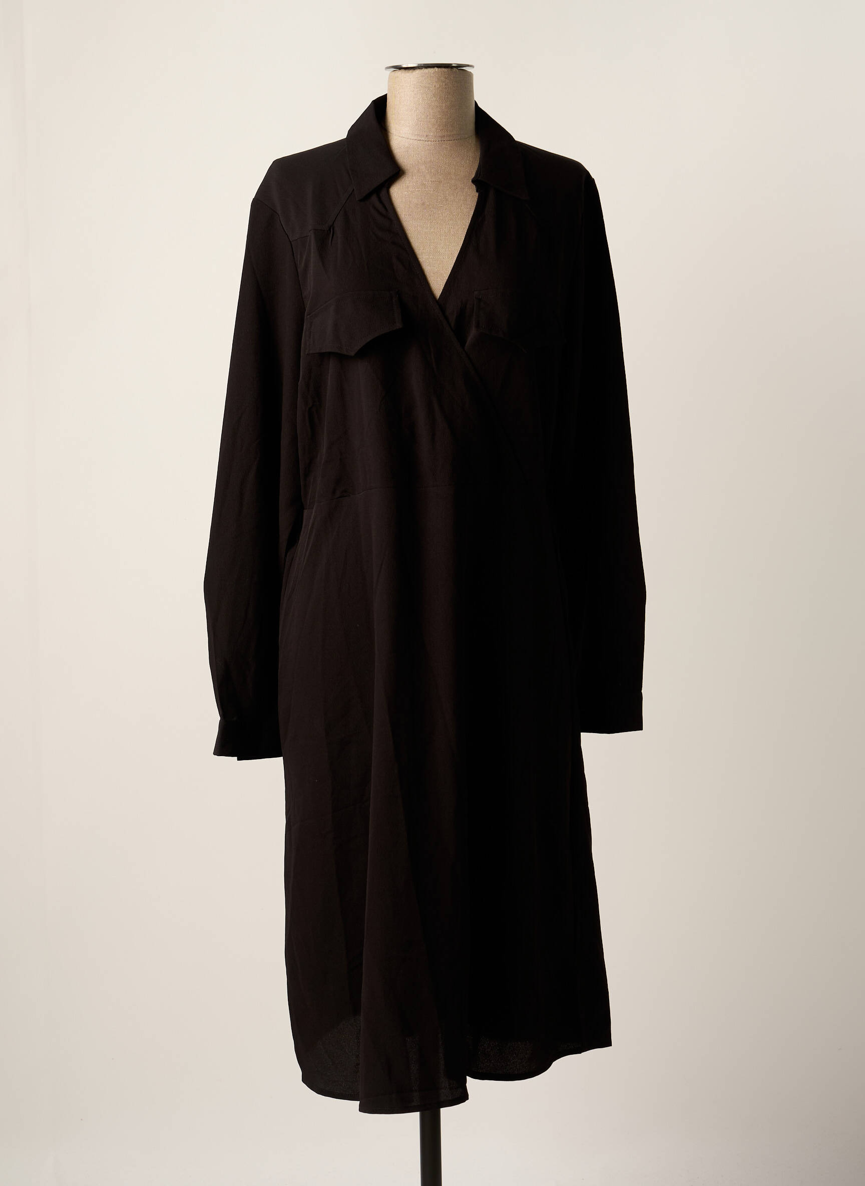 Pusilgių suknelė juodas VERO MODA moteris