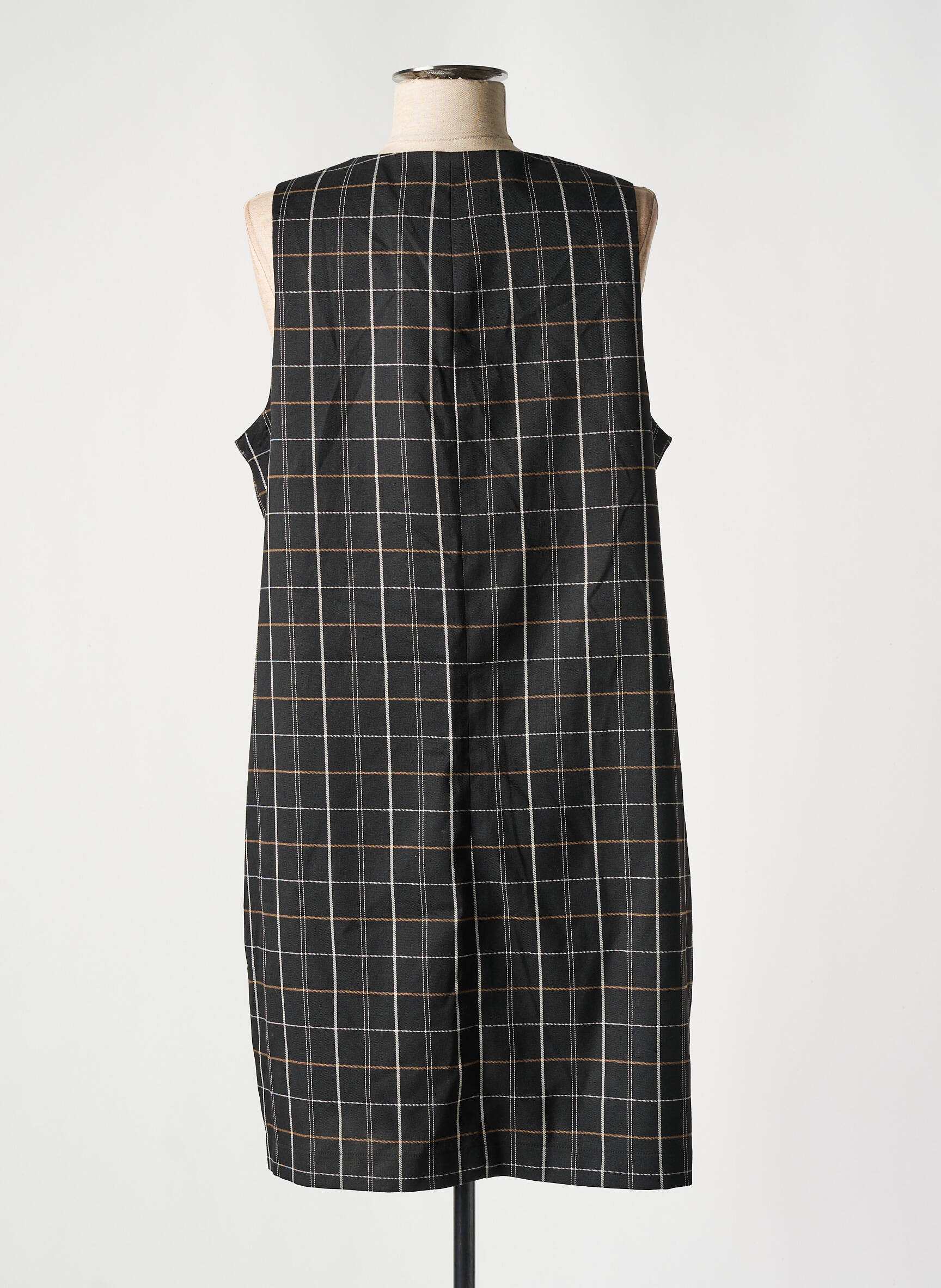 Pusilgių suknelė juodas VERO MODA moteris