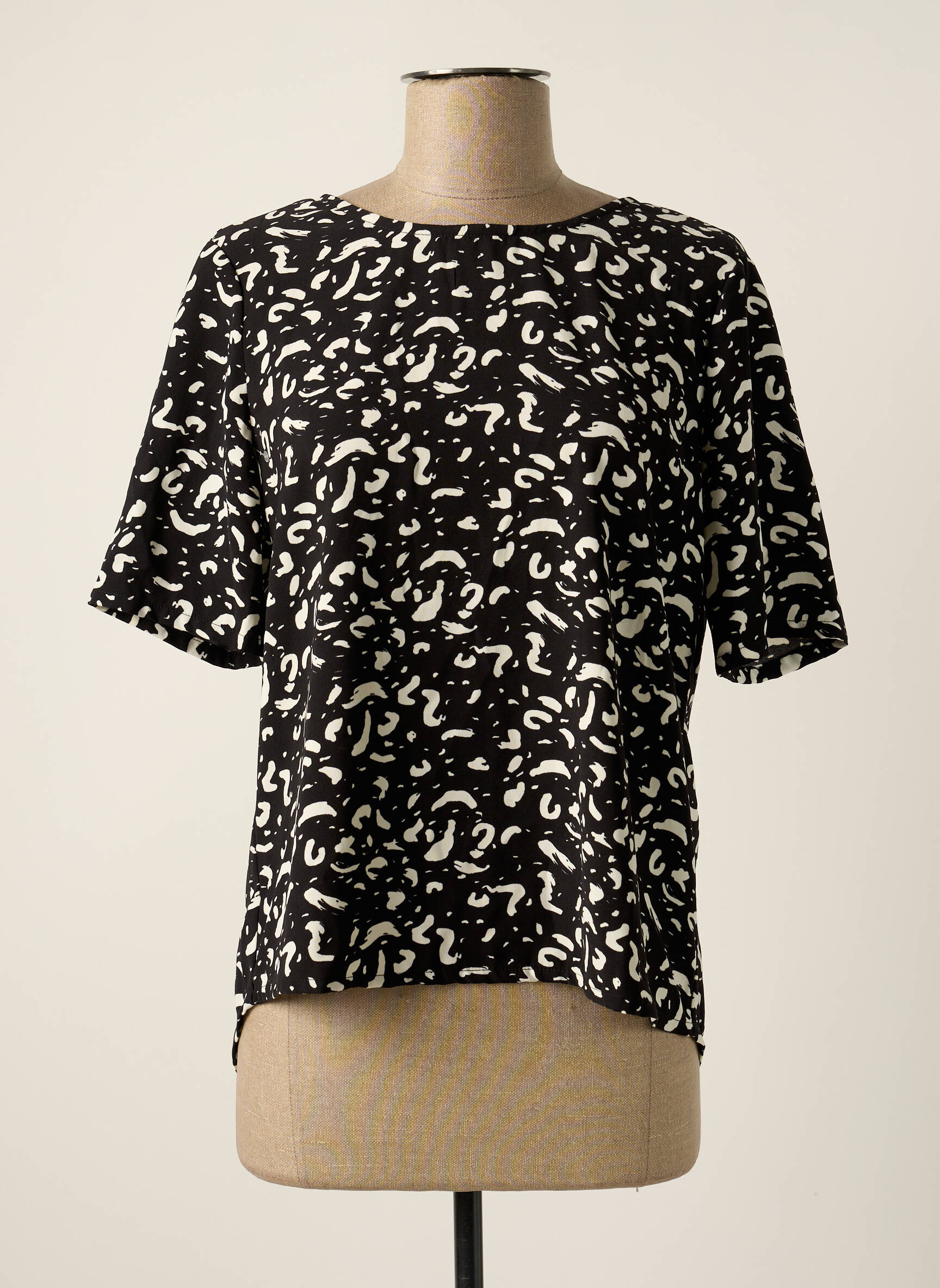 T-marškinys juodas VERO MODA moteris