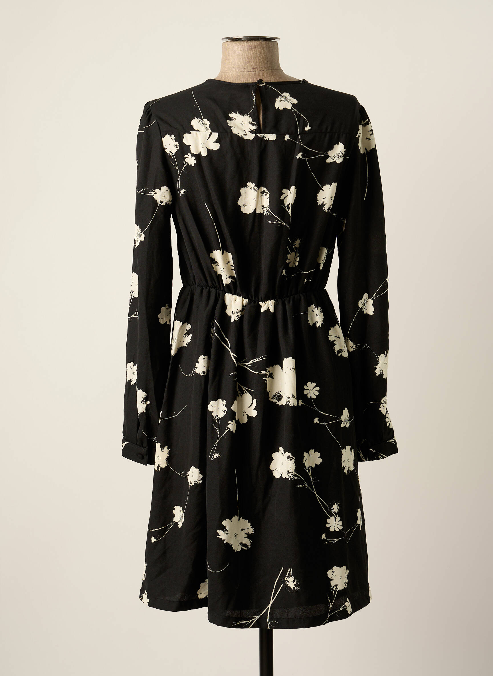 Pusilgių suknelė juodas VERO MODA moteris