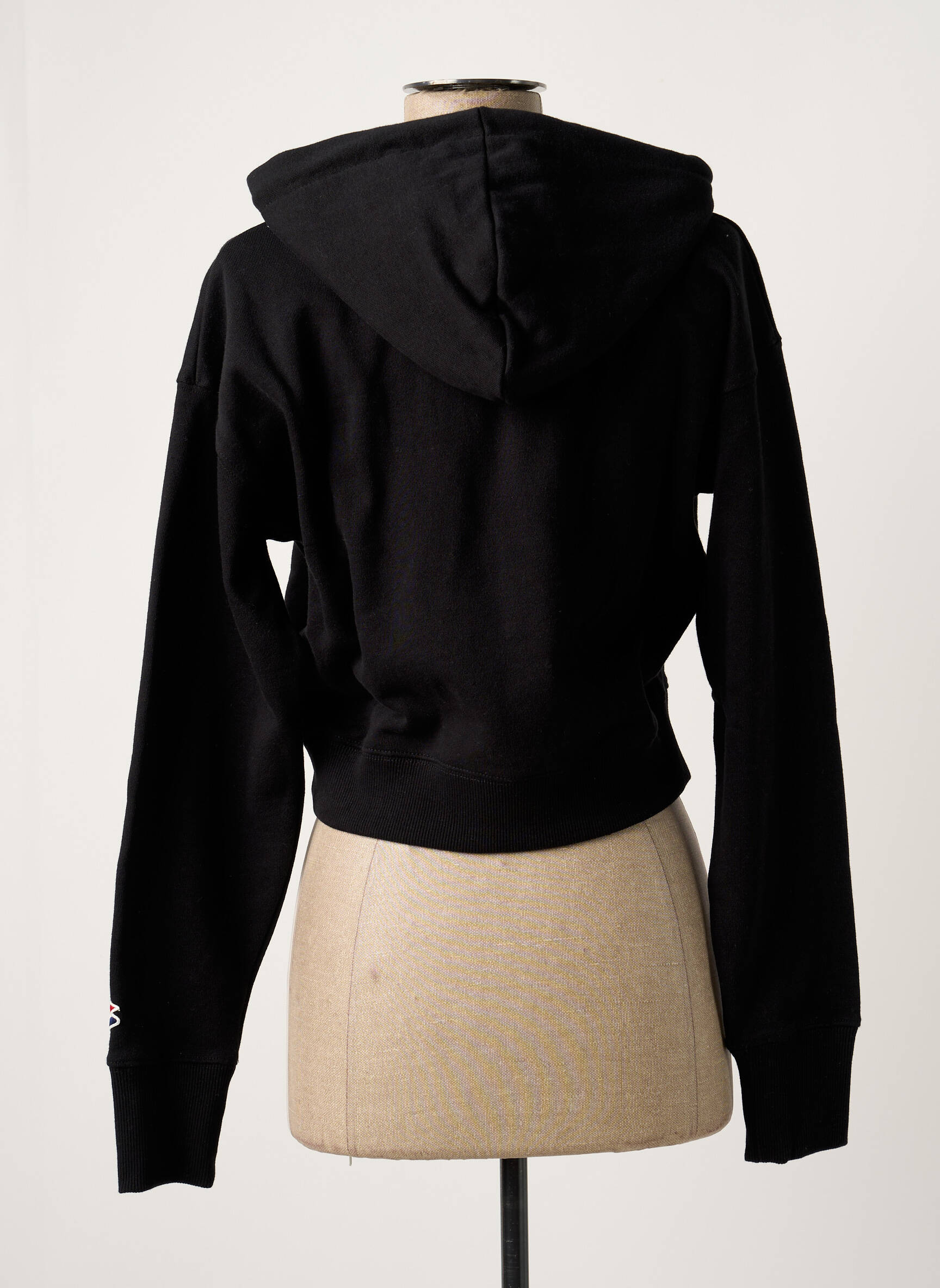 Mikroskopas juodas SUPERDRY moteris