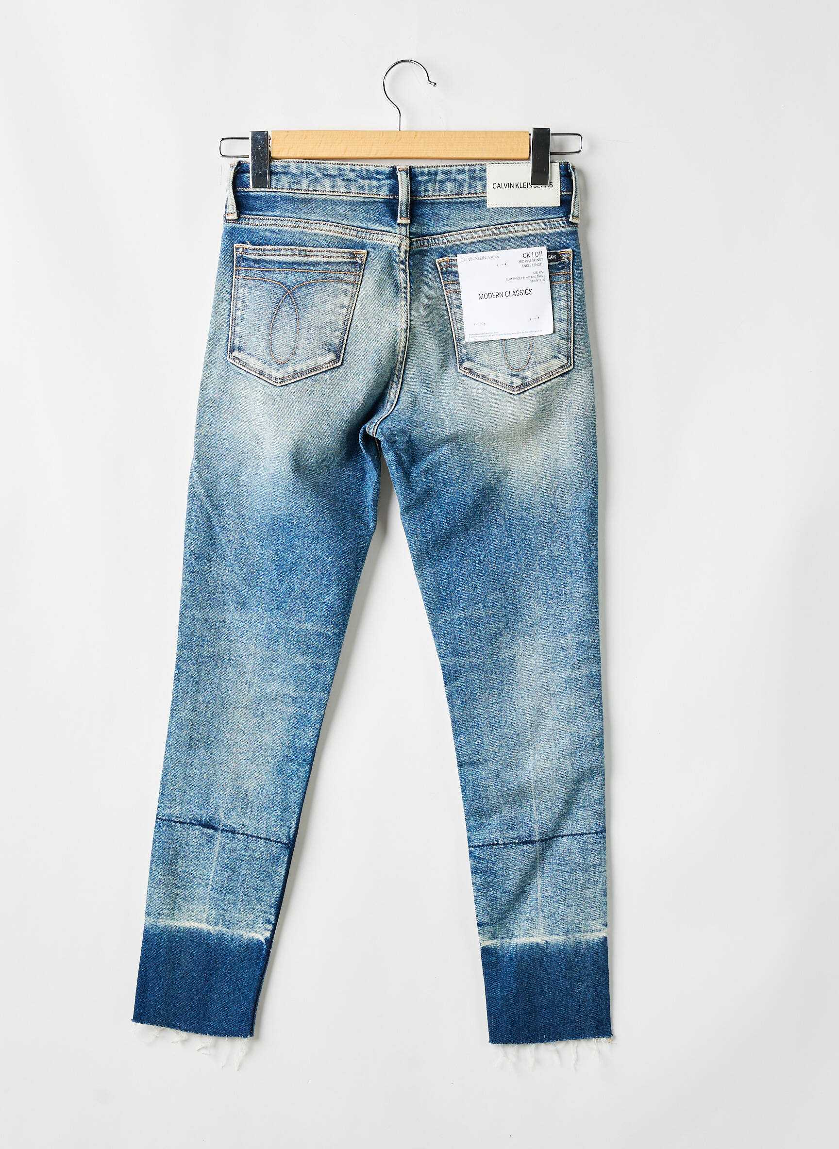 Lieknos džinsai mėlyna CALVIN KLEIN moteris