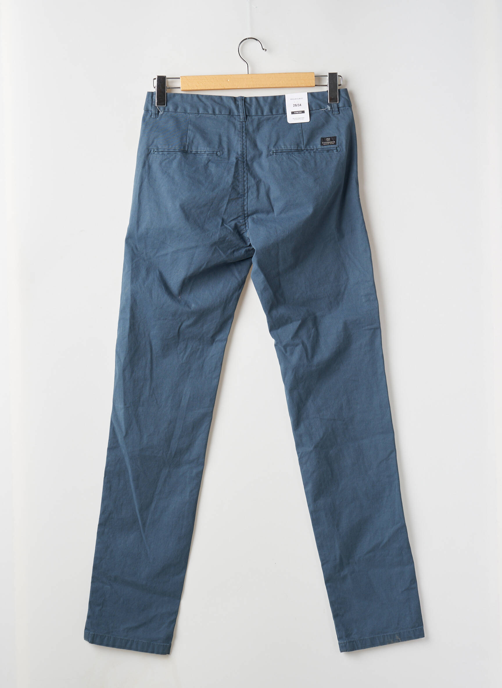 Chino kelnė popelinos audinys, kuris pasižymi lygiu ir tankiu paviršiumi. normala dydis mėlyna SCOTCH & SODA vyras