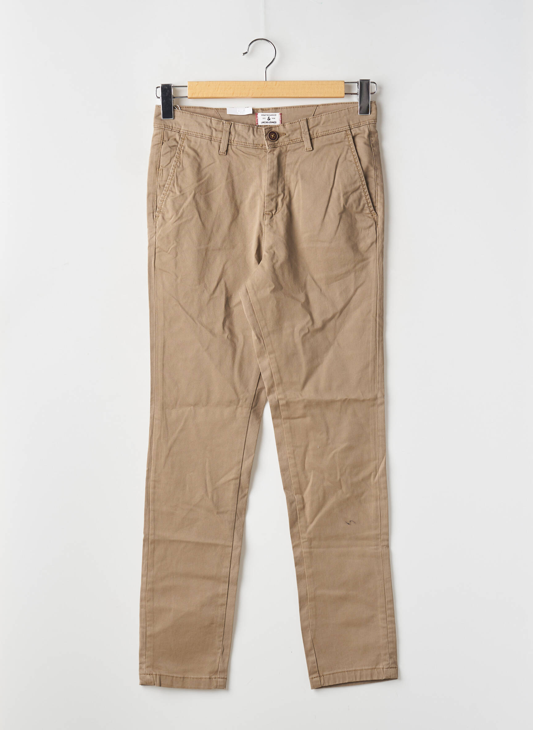 Chino kelnė popelinos audinys, kuris pasižymi lygiu ir tankiu paviršiumi. maža dydžio rudas JACK & JONES vyras