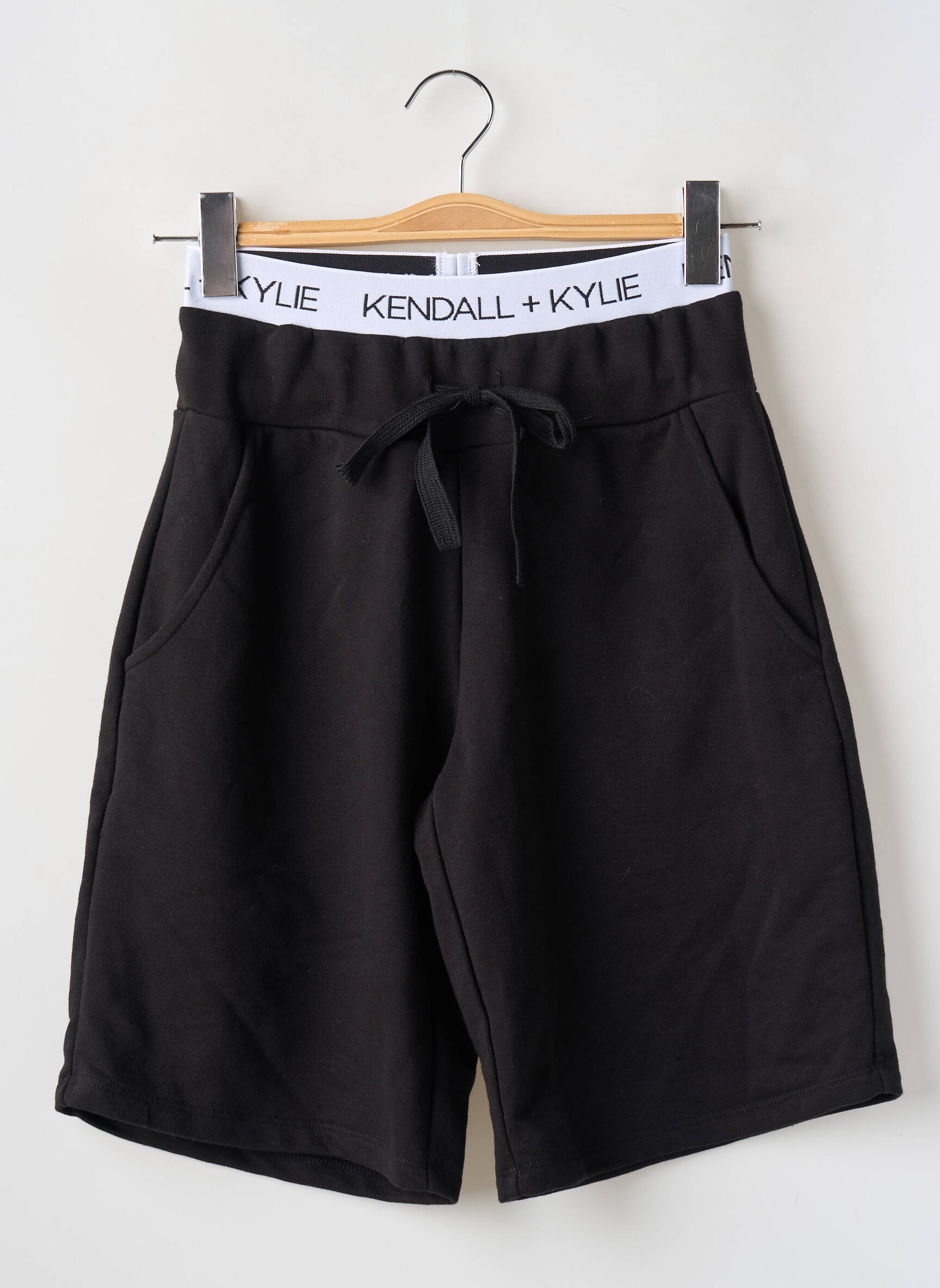 Bermudas aukšta talija aukšta talija juodas KENDALL + KYLIE moteris