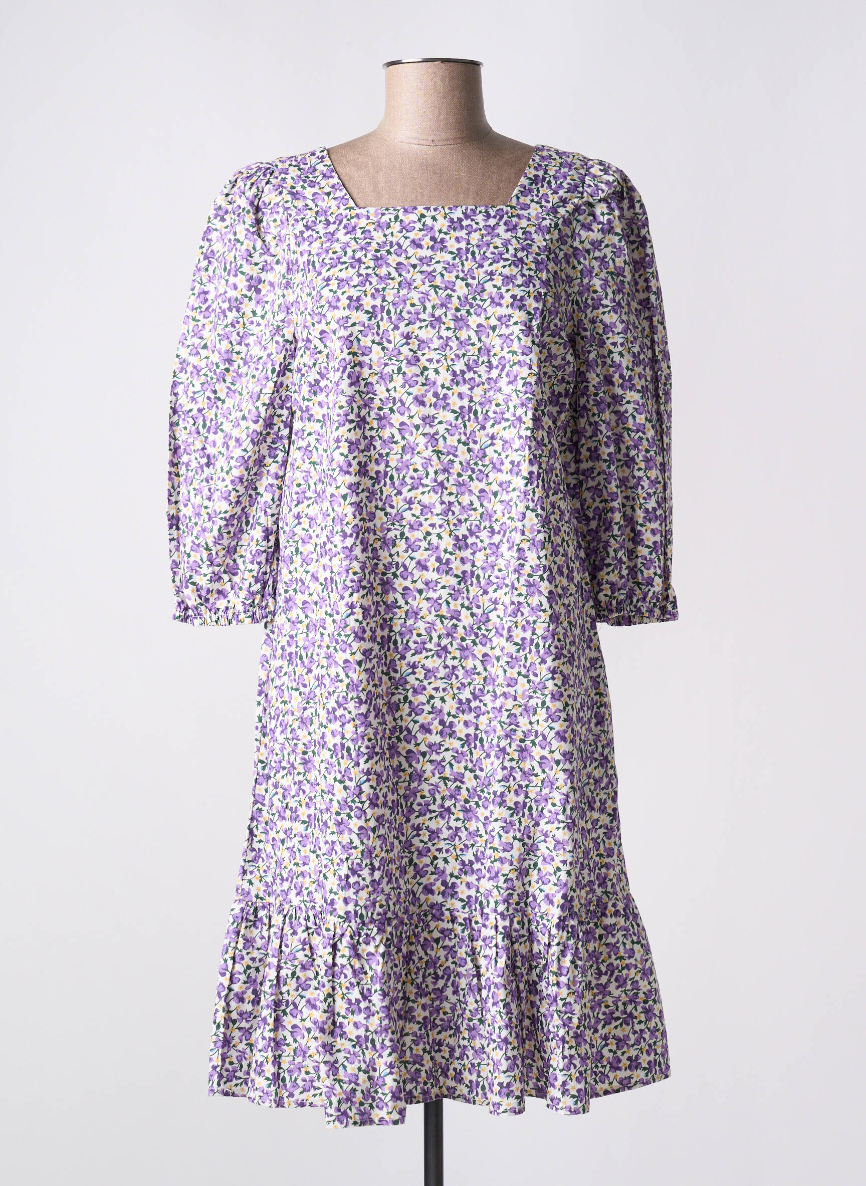 Pusilgių suknelė gėlių raštas 3/4 rankovės violetinis NUMPH moteris