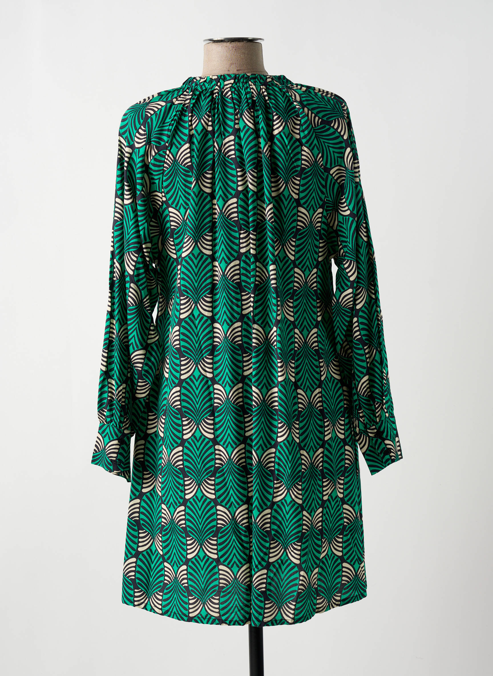 Trumpa suknelė išplatėjusi kirpimas ilgos rankovės žalias COMPAÑIA FANTASTICA moteris