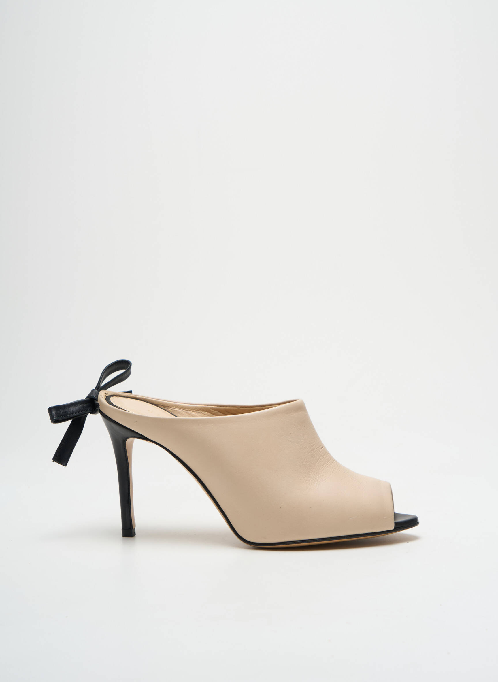 Mule/sabotai satino audinys kulnas nuo 7 iki 9 cm bežinis GIANCARLO moteris