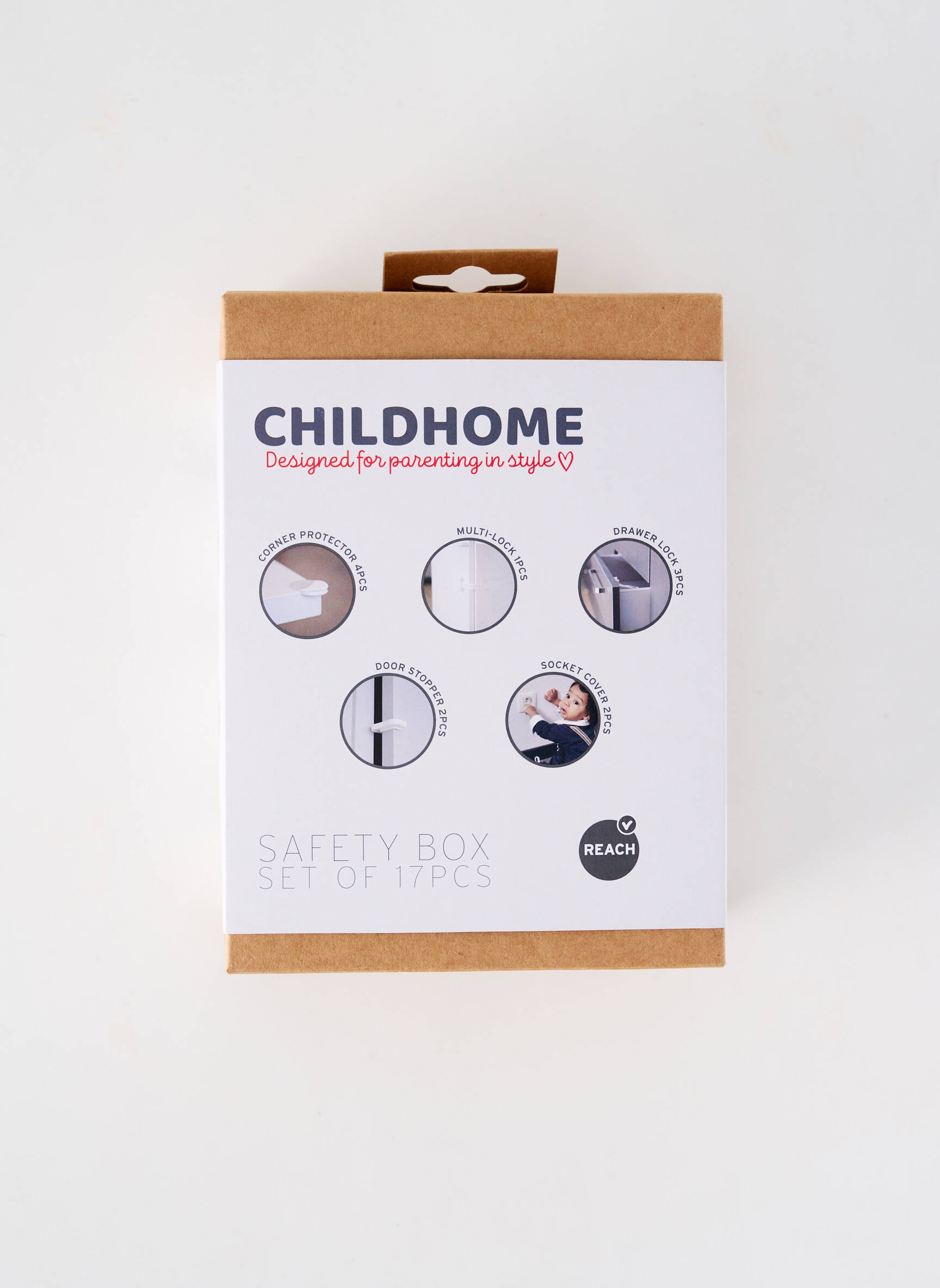 Įvairūs baltas CHILDHOME vaikas