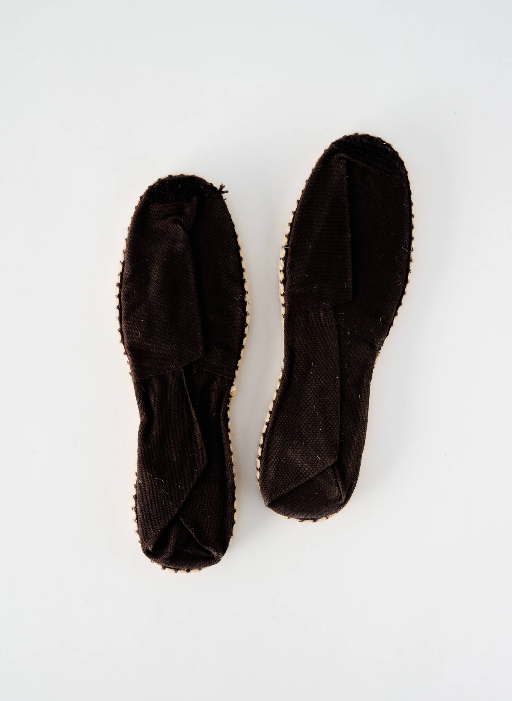 Espadrilės apvalus mygtukas plokščias kulnas iki 3 cm rudas ARTISANAT FRANCAIS moteris
