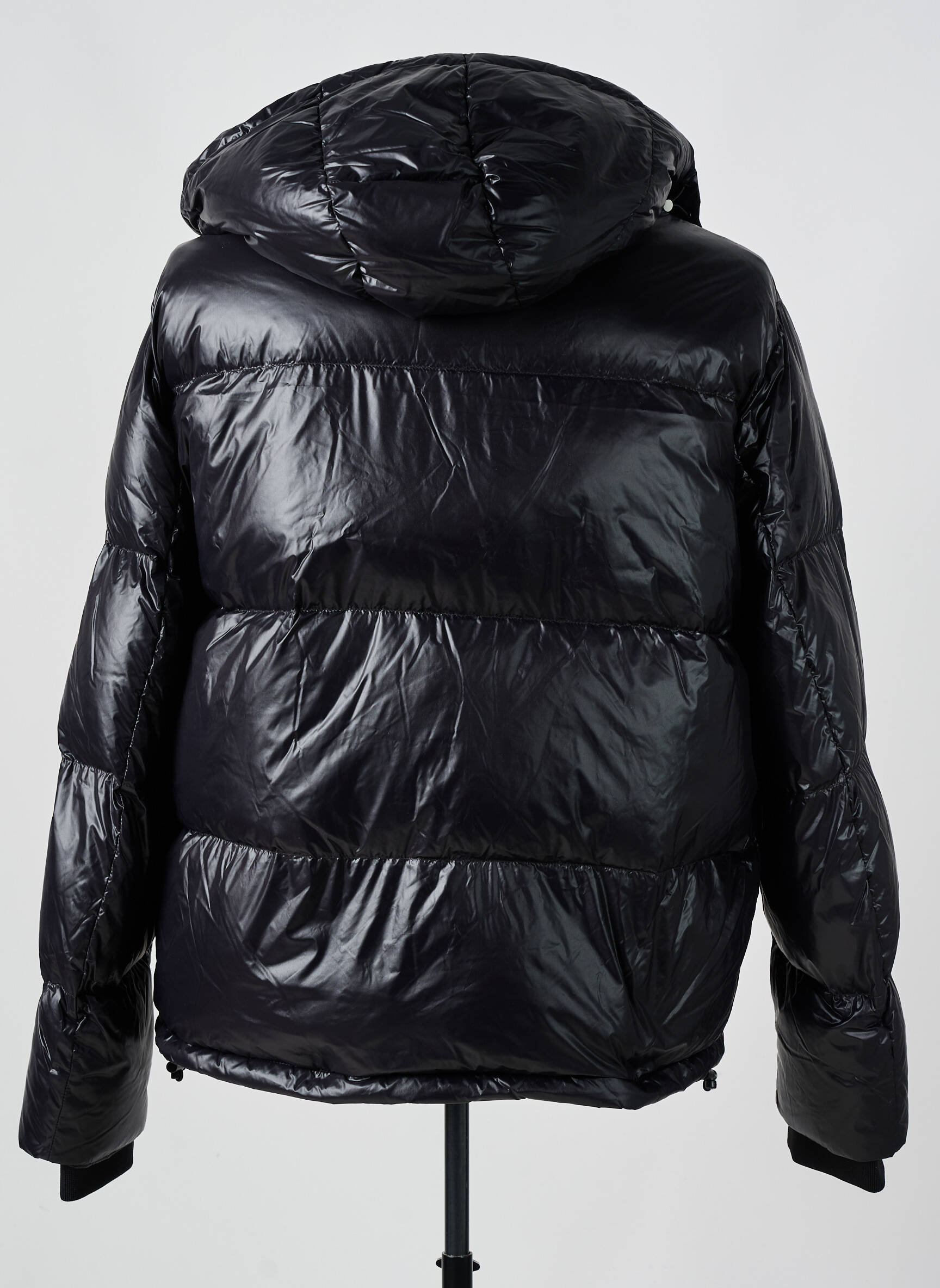 Pūkinė striukė ilgos rankovės su gobtuvu juodas ARMANI EXCHANGE vyras
