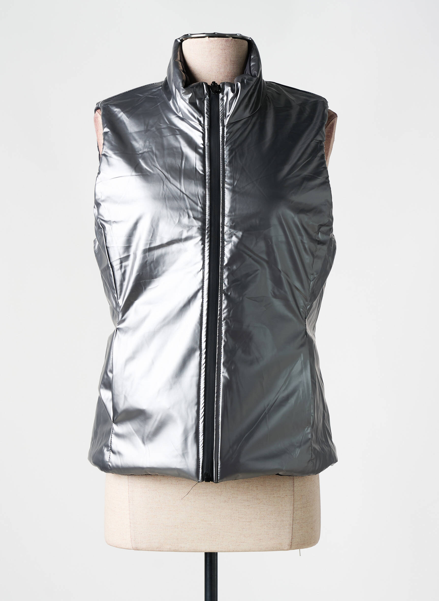 Pūkinė striukė kišenės be gobtuvų juodas SARAH JOHN moteris