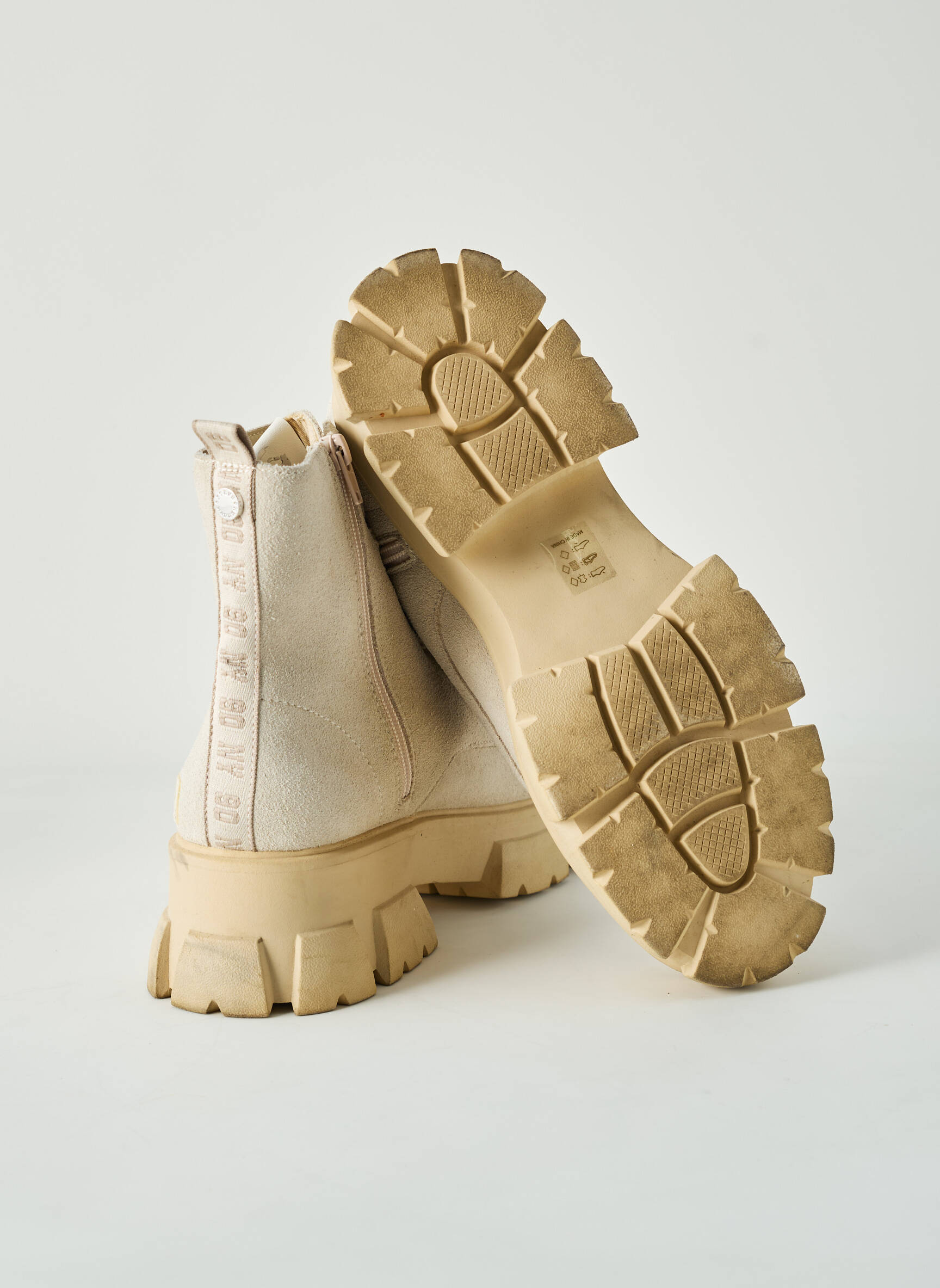 Batai/botai nubuko audinys kulnas nuo 4 iki 6 cm pilka STEVE MADDEN moteris
