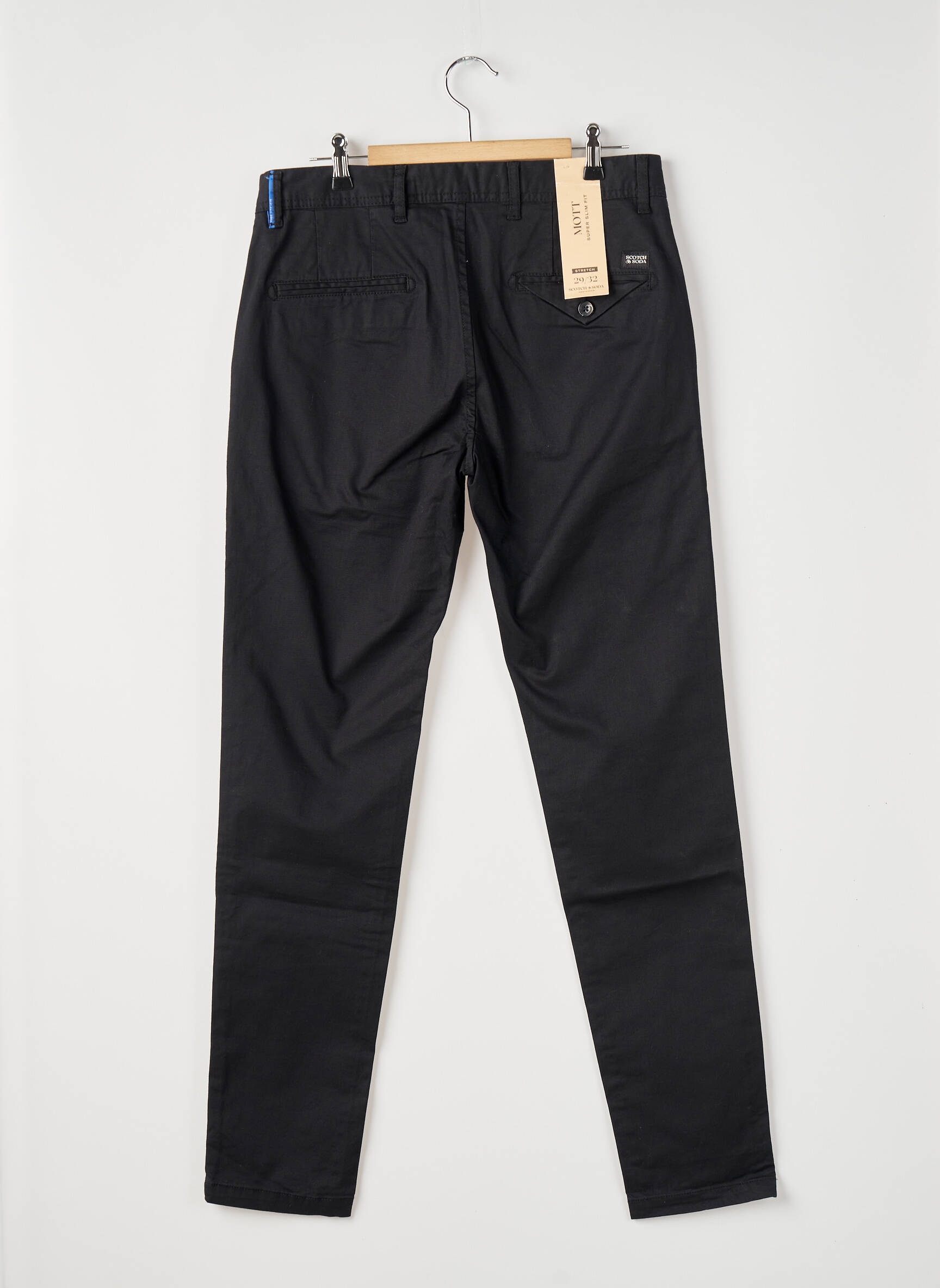 Chino kelnė popelinos audinys, kuris pasižymi lygiu ir tankiu paviršiumi. normala dydis juodas SCOTCH & SODA moteris
