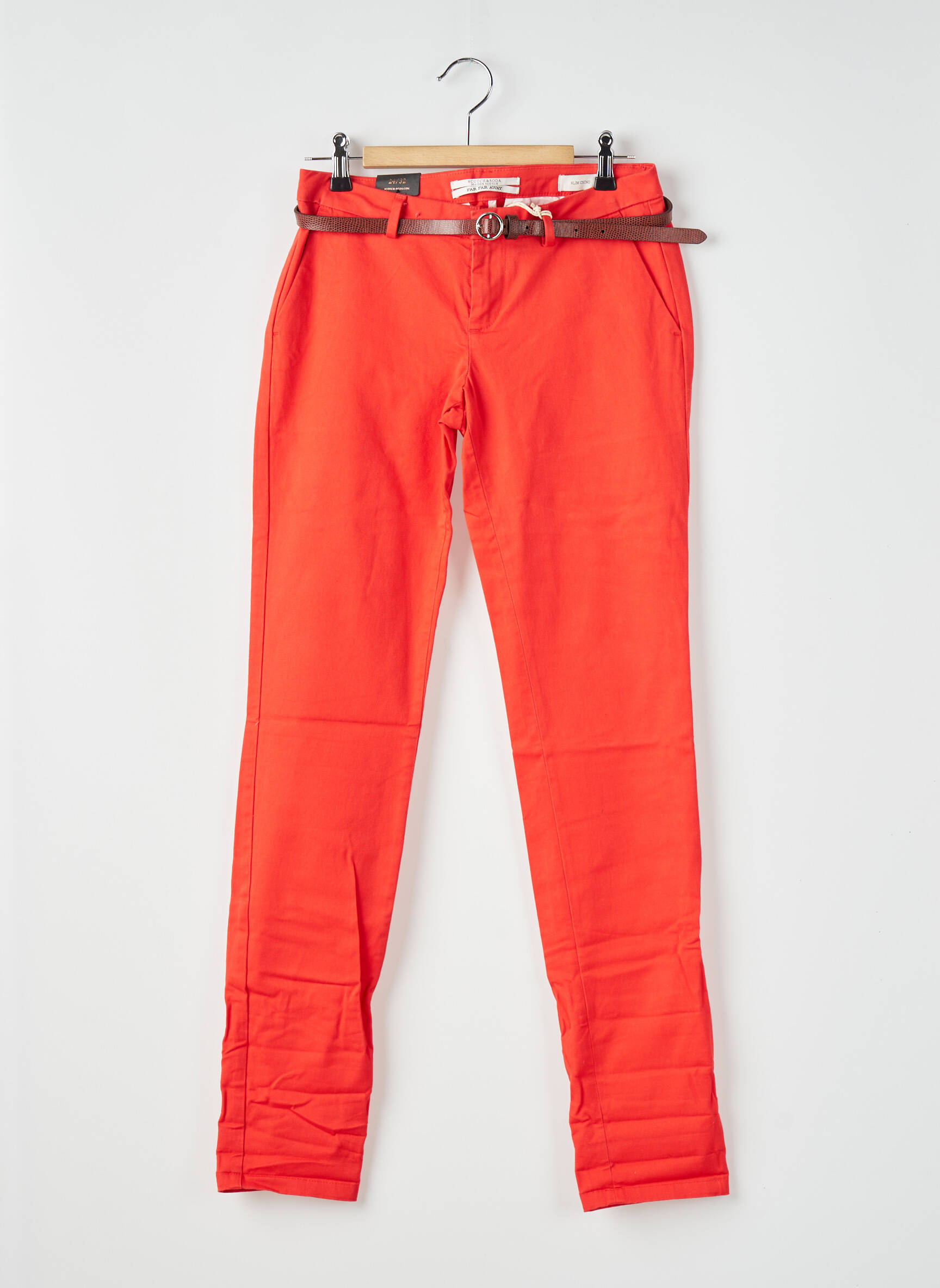 Chino kelnė popelinos audinys, kuris pasižymi lygiu ir tankiu paviršiumi. normala dydis raudona SCOTCH & SODA moteris