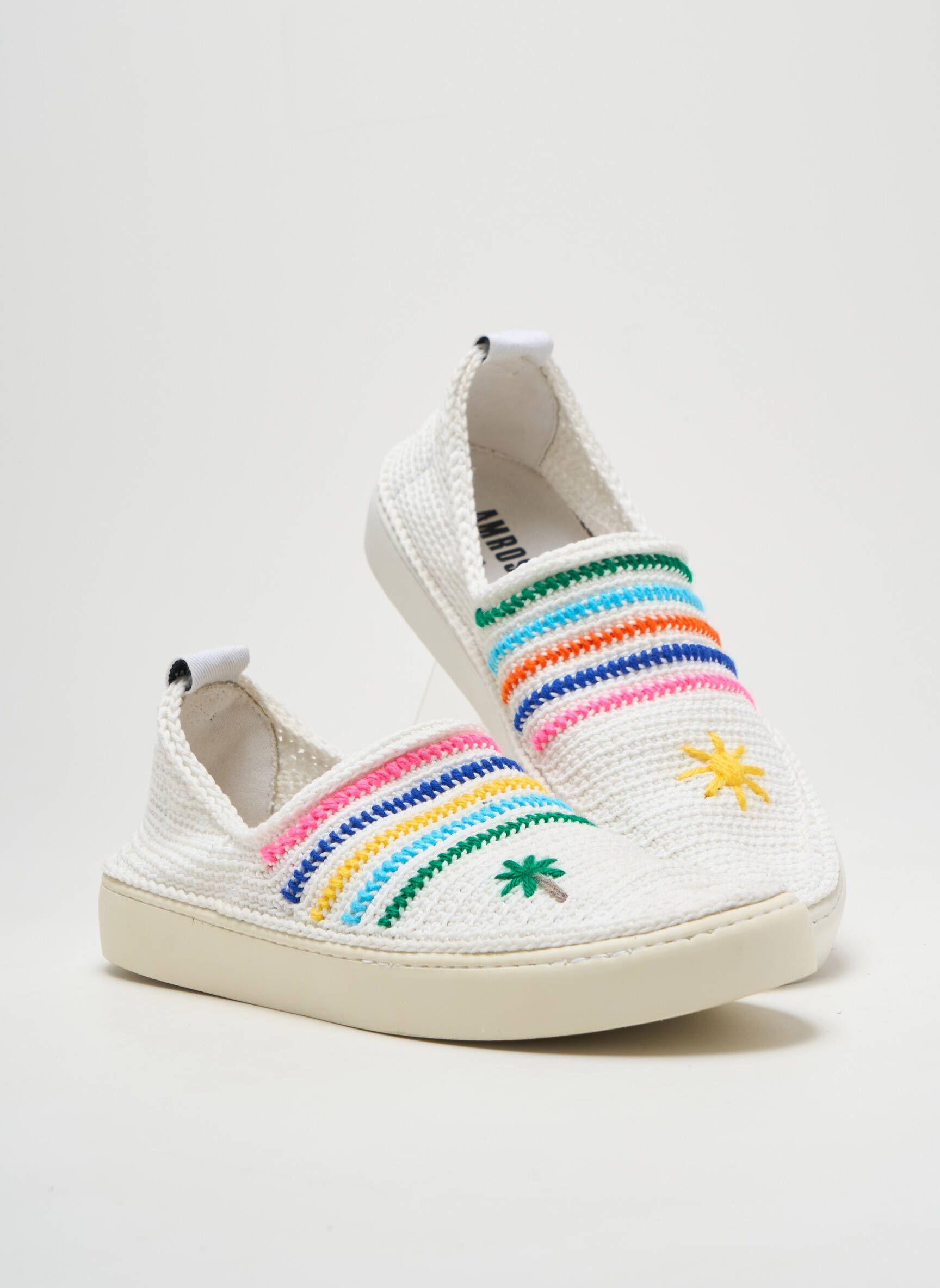 Slip-on batai apvalus mygtukas plokščias kulnas iki 3 cm baltas AMROSE moteris