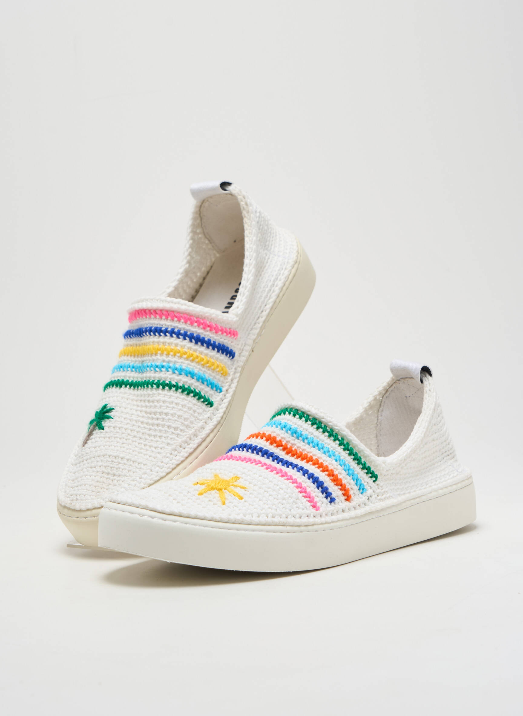 Slip-on batai apvalus mygtukas plokščias kulnas iki 3 cm baltas AMROSE moteris